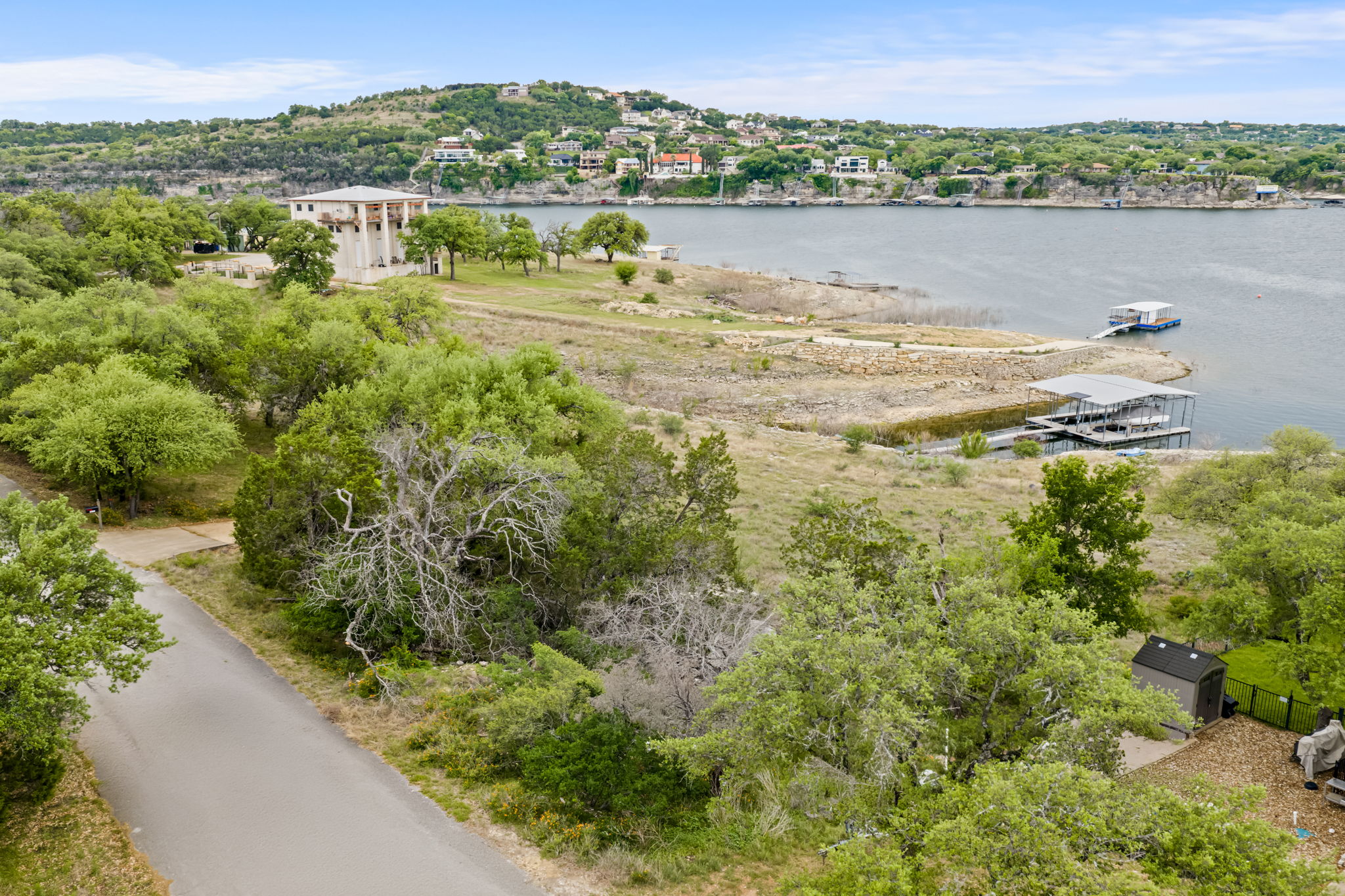 main property photo 15
