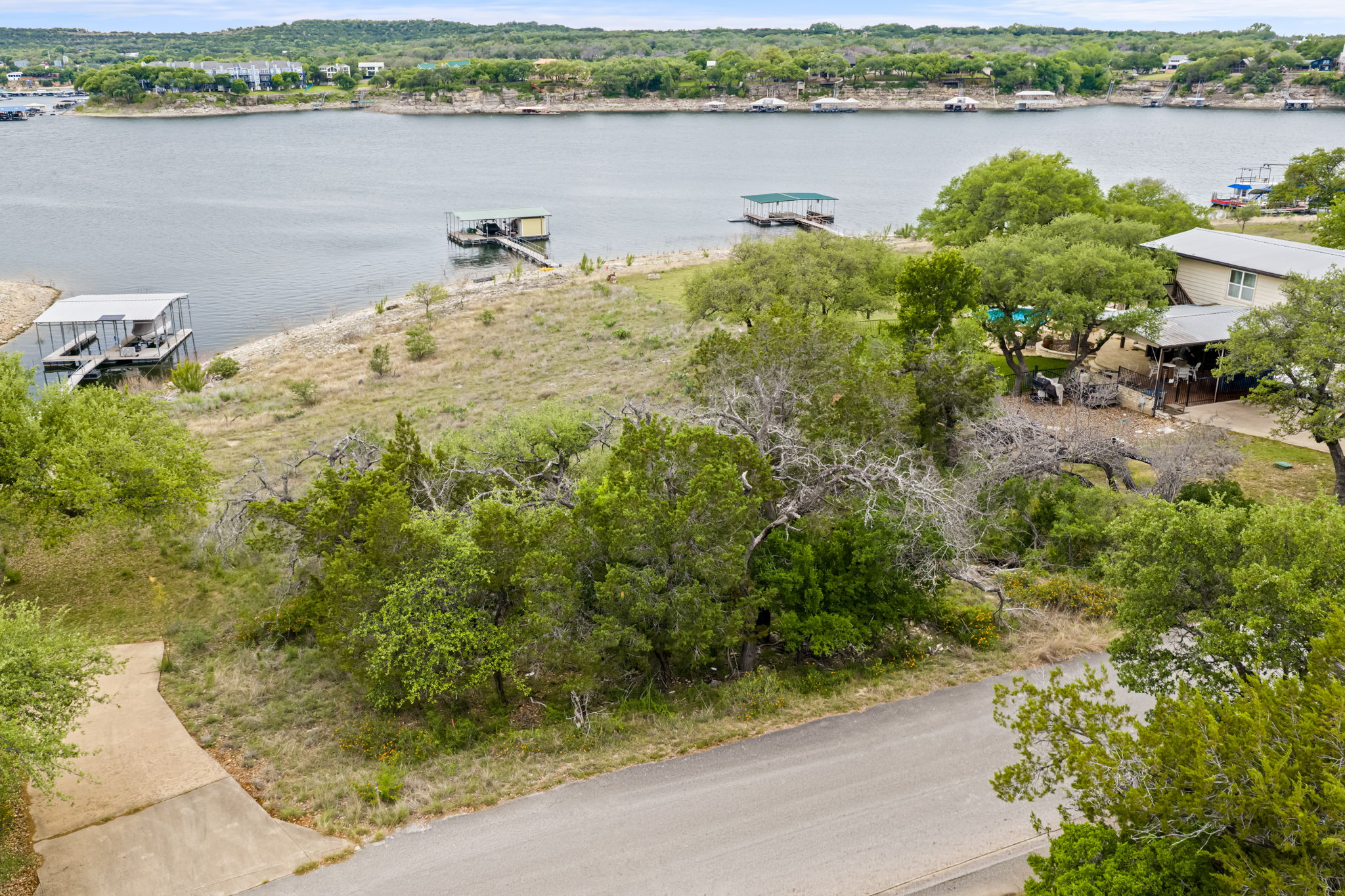 main property photo 17