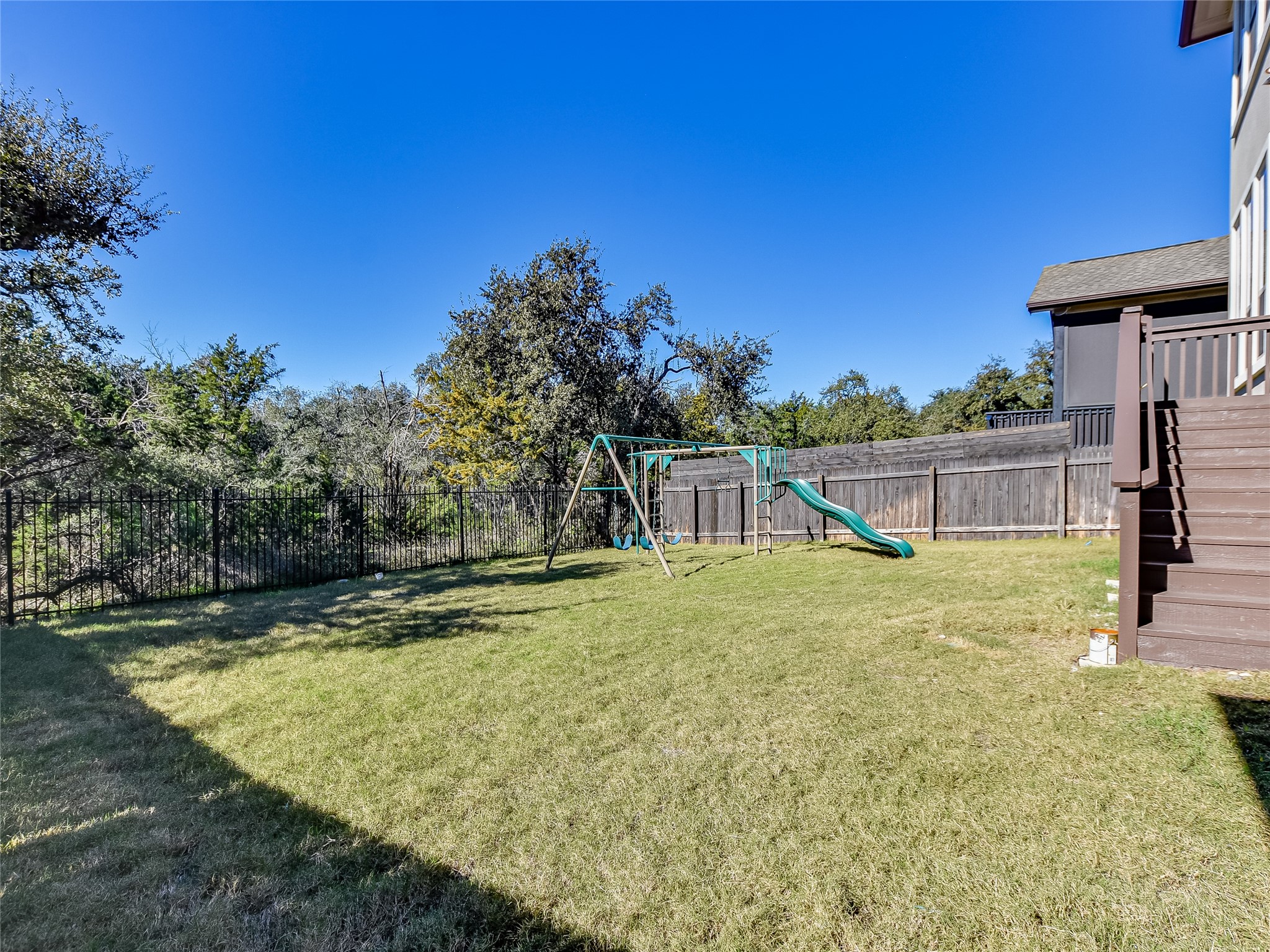main property photo 35