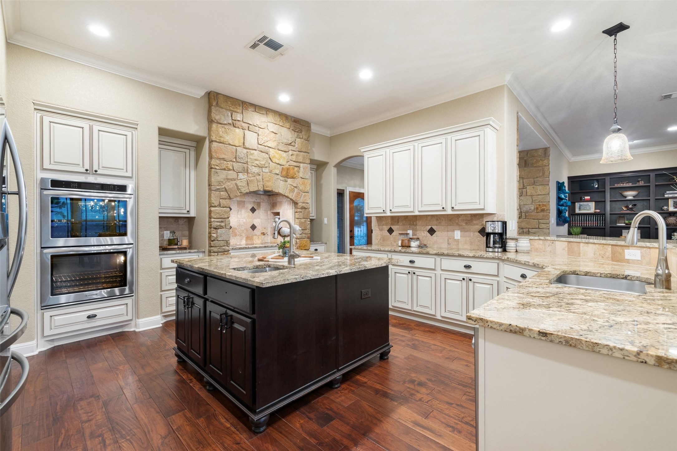 main property photo 12