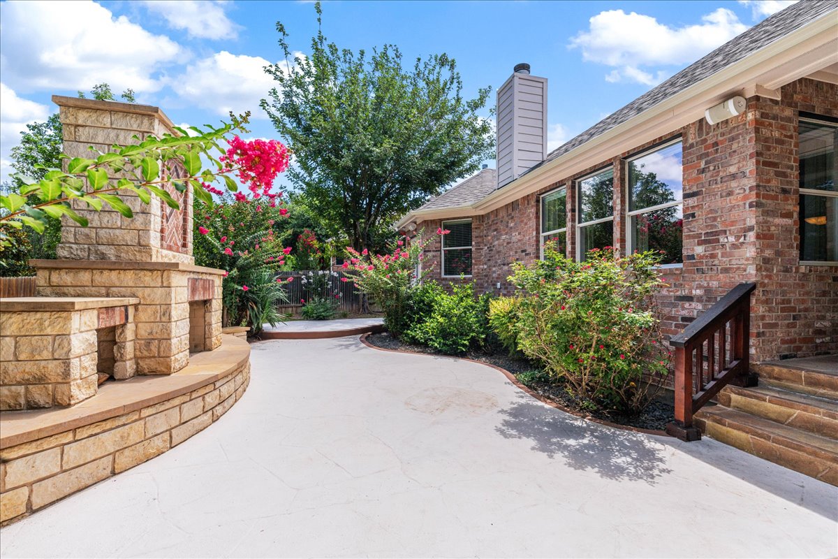 main property photo 32