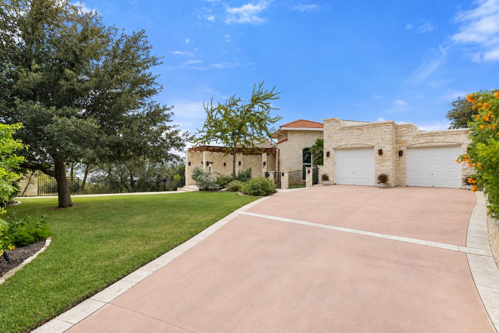 main property photo 10