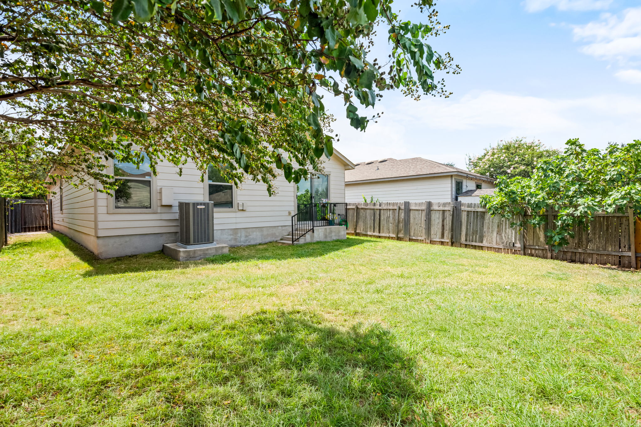 main property photo 16