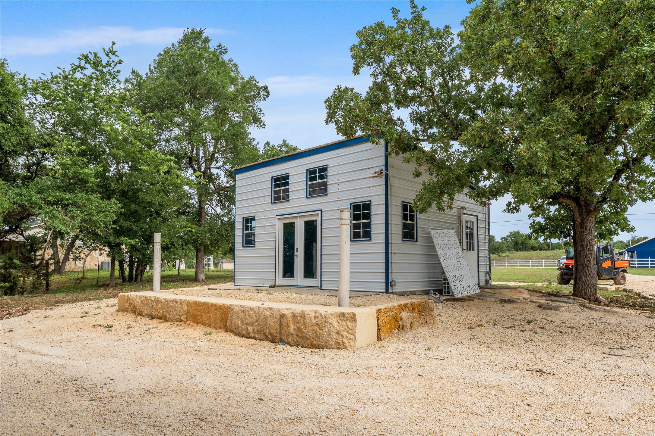 main property photo 12