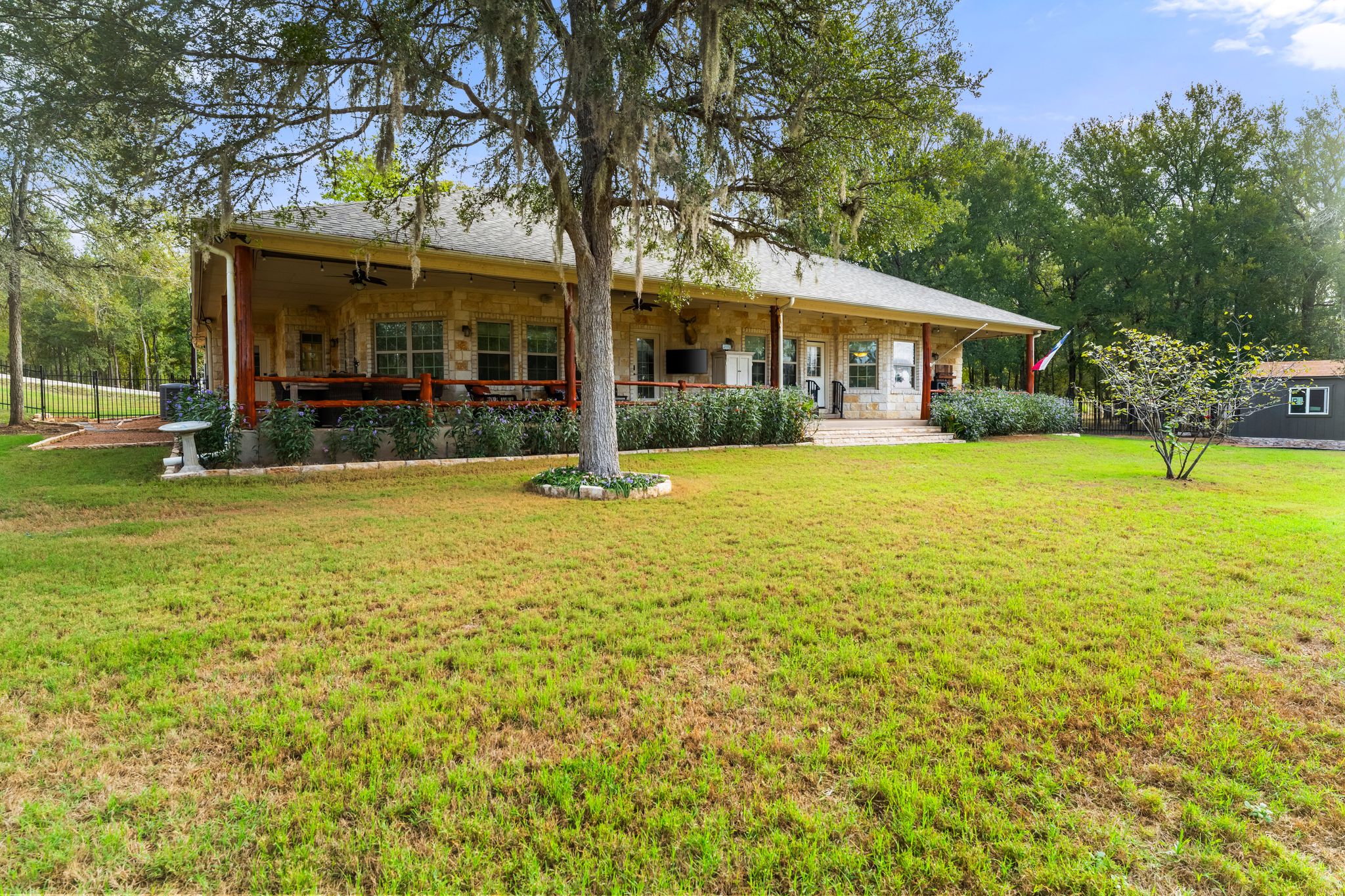main property photo 19
