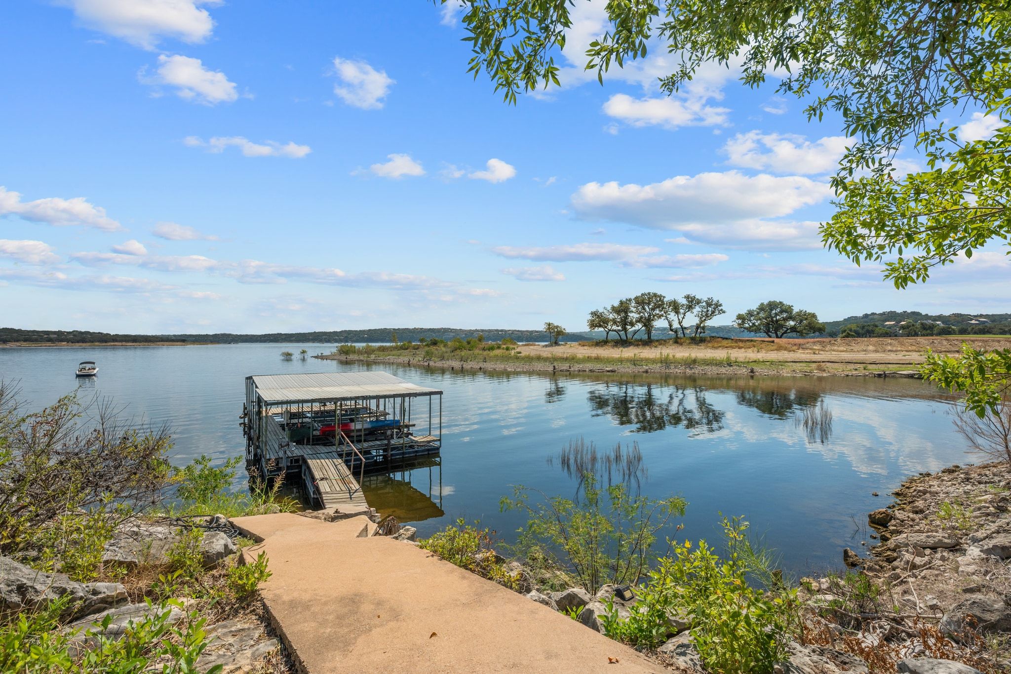main property photo 33