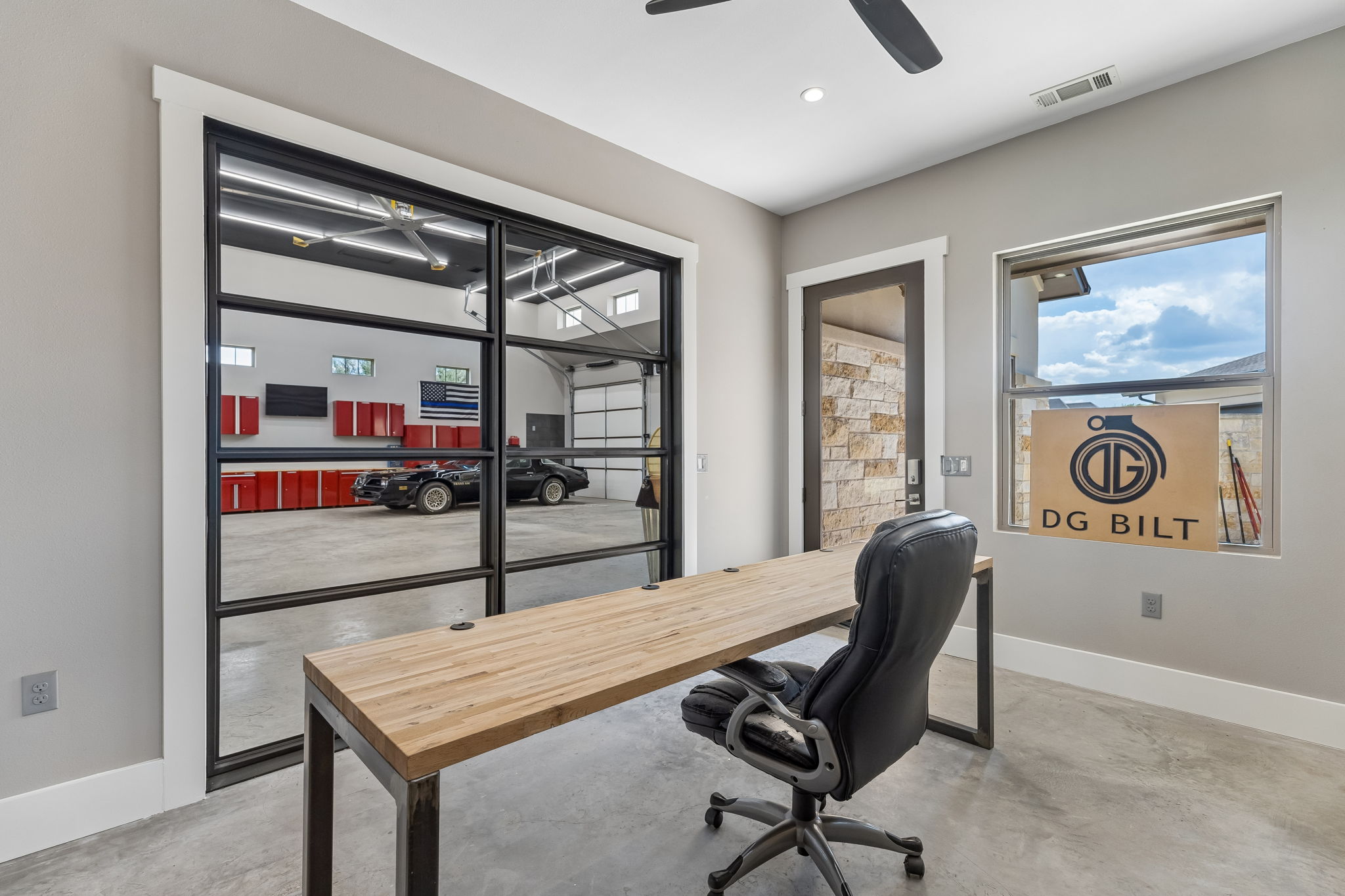 main property photo 28