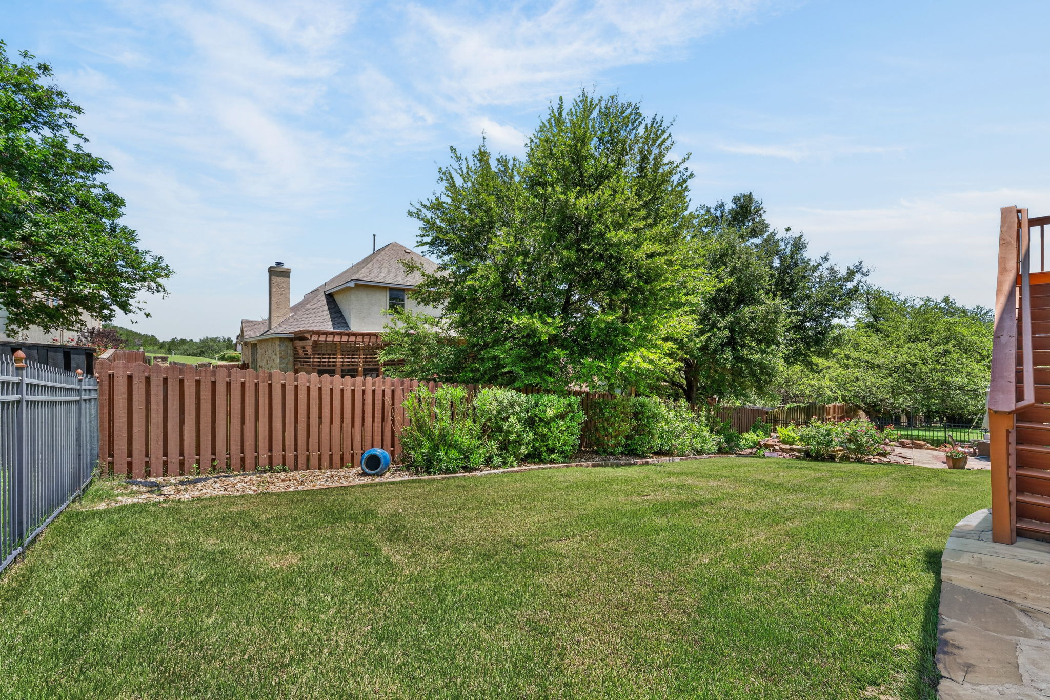 main property photo 27