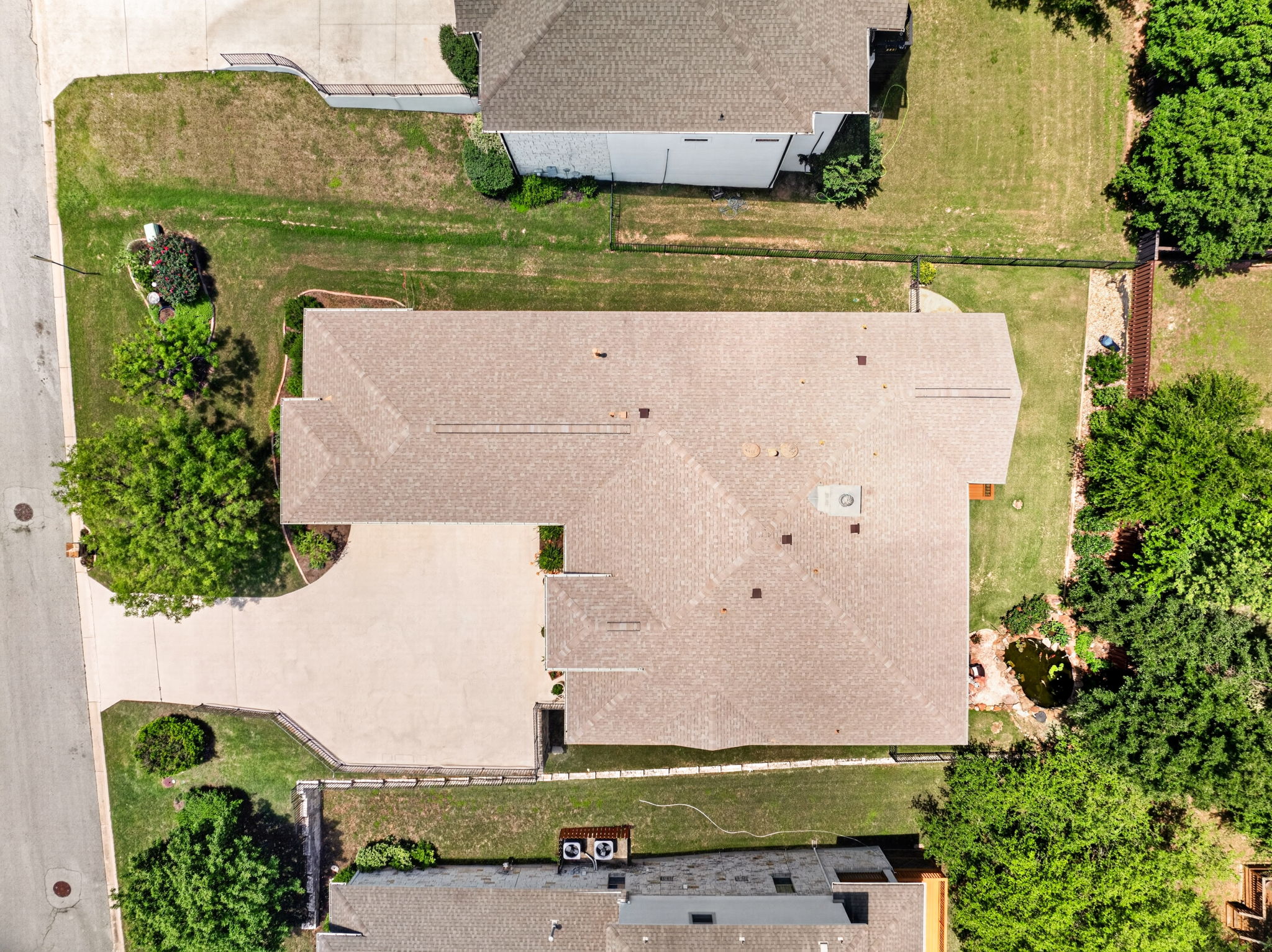 main property photo 36