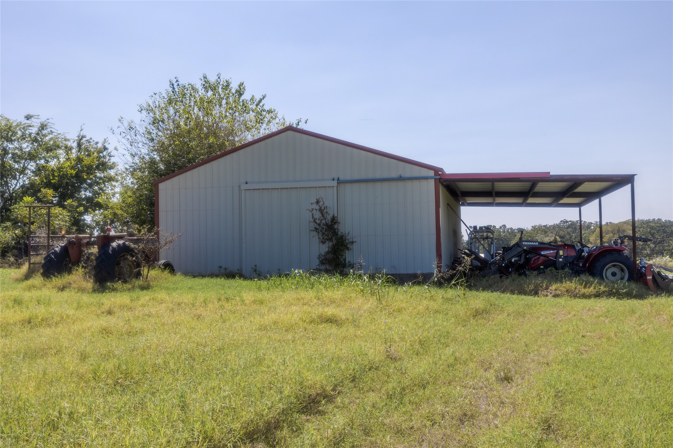 main property photo 29