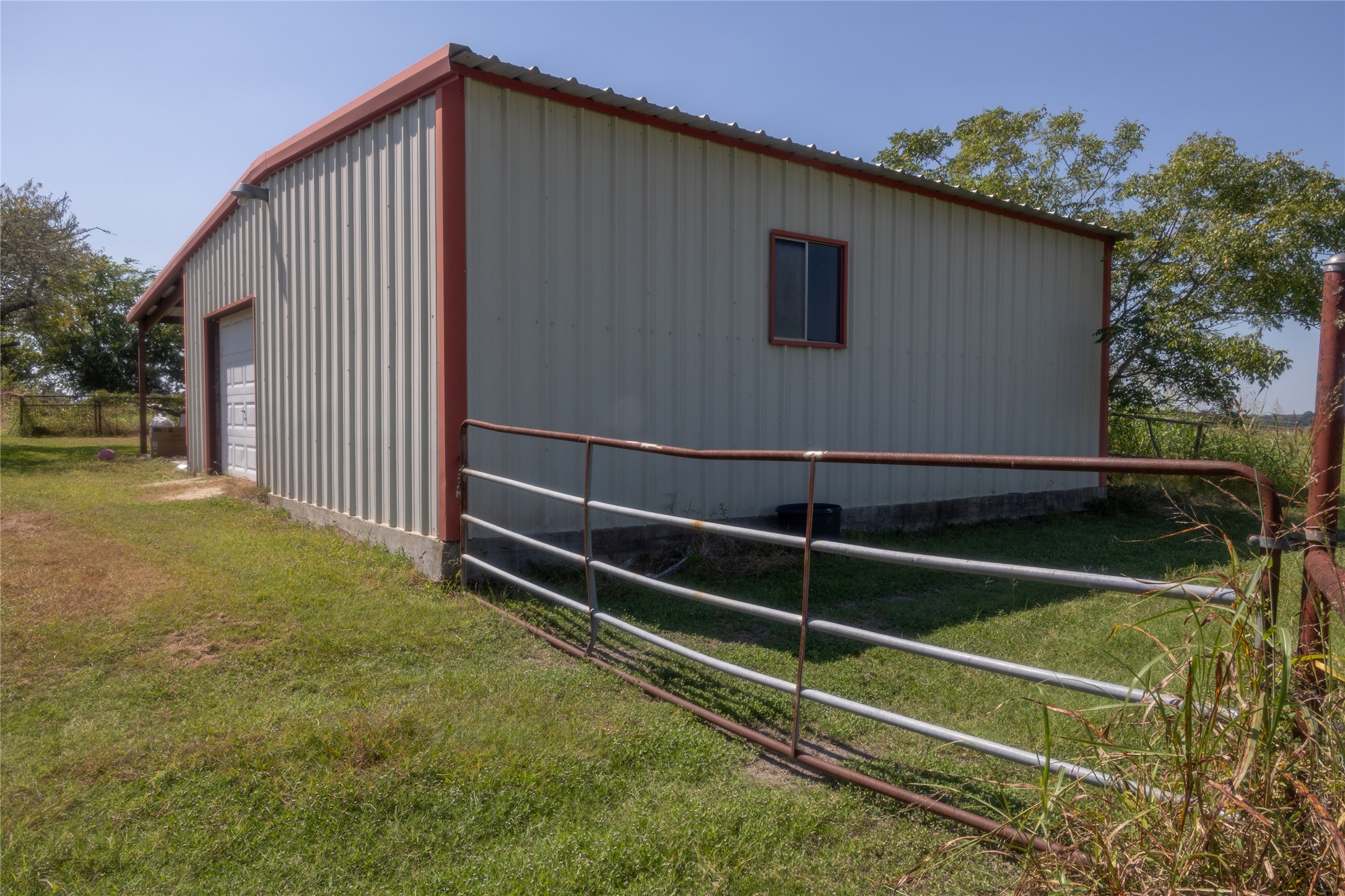 main property photo 30