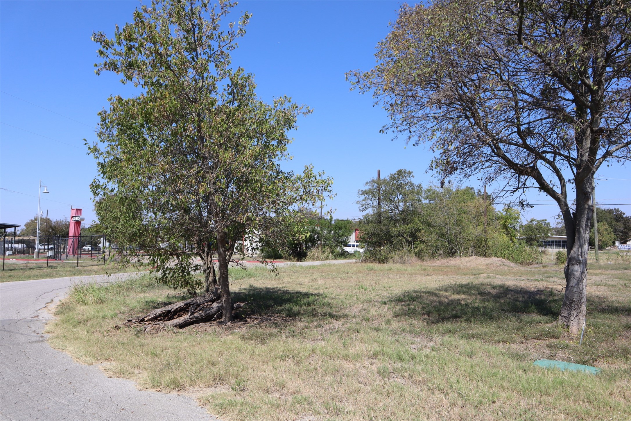 main property photo 9