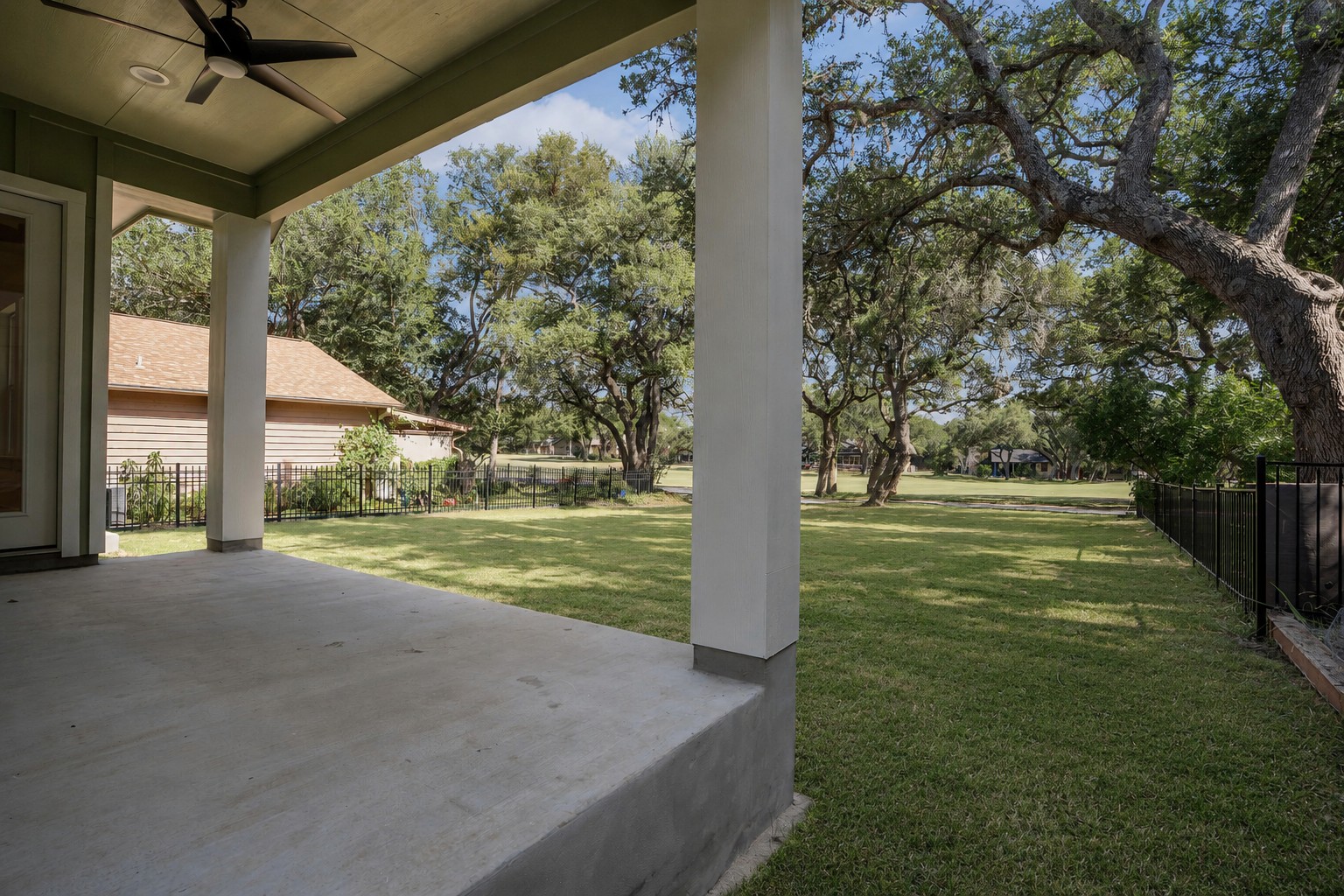 main property photo 7