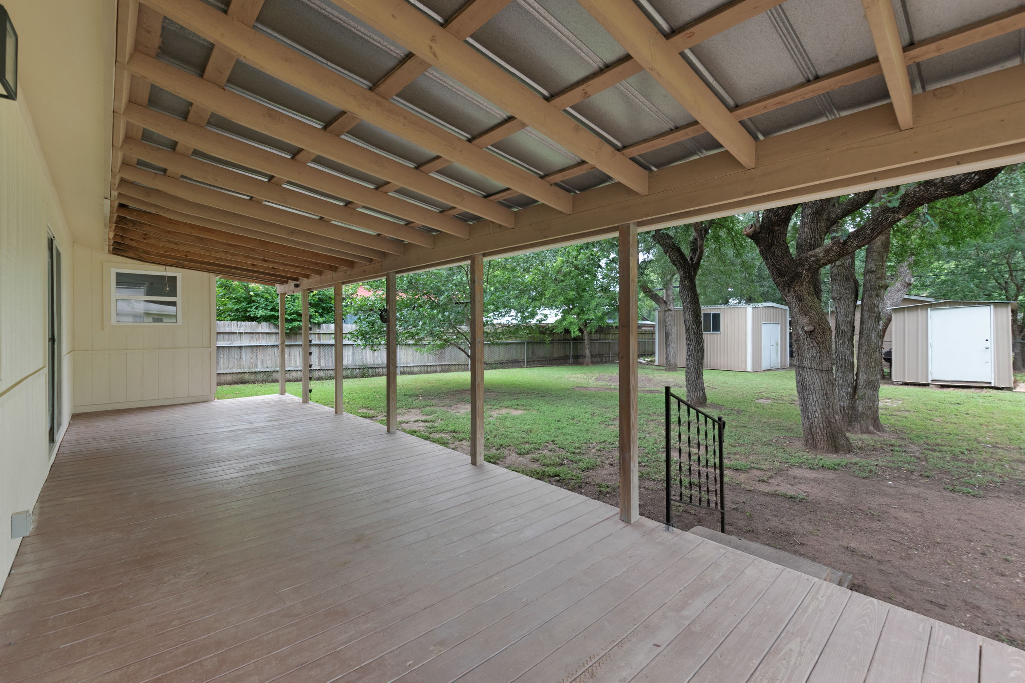 main property photo 11