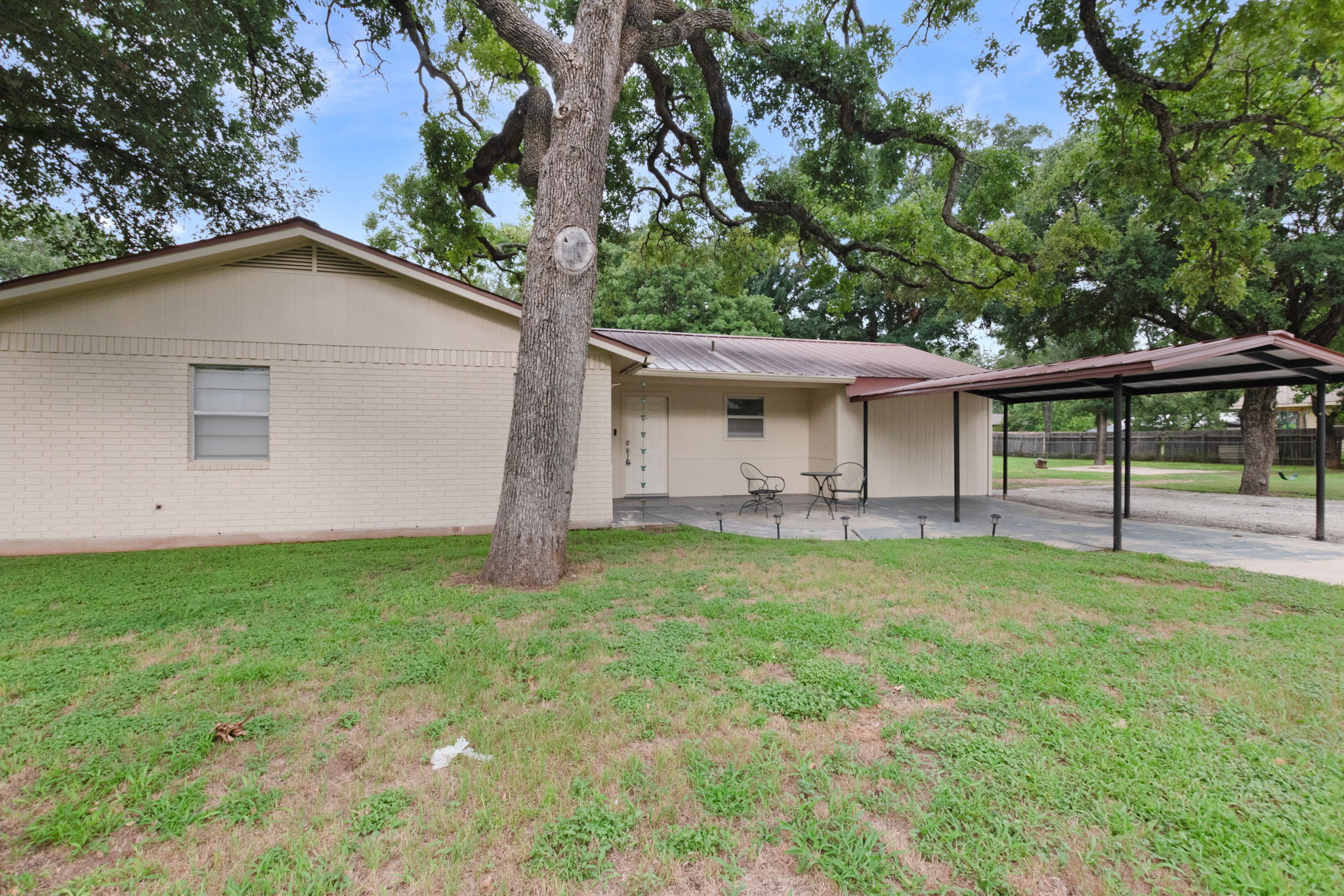 main property photo 14