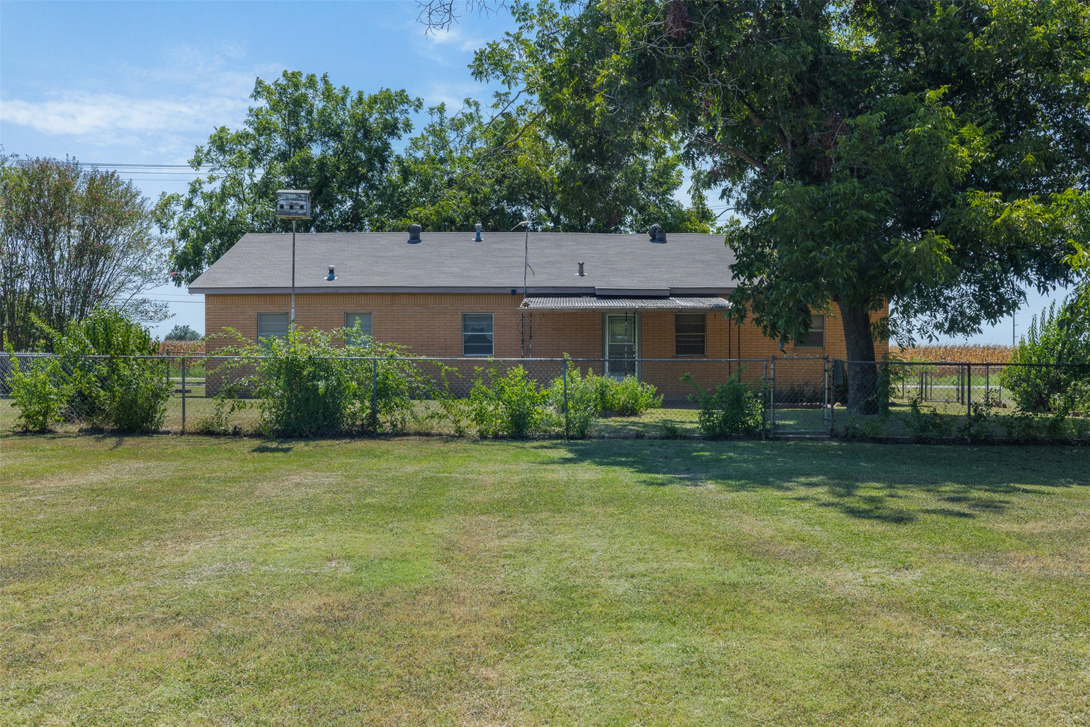 main property photo 12