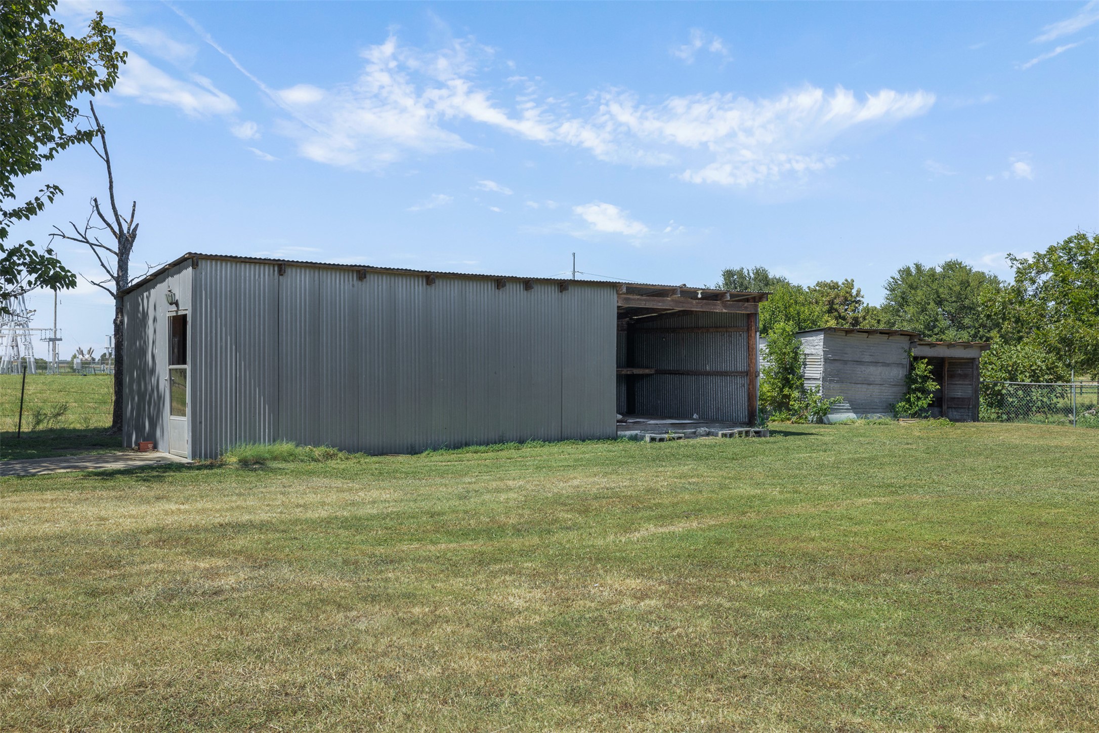 main property photo 13