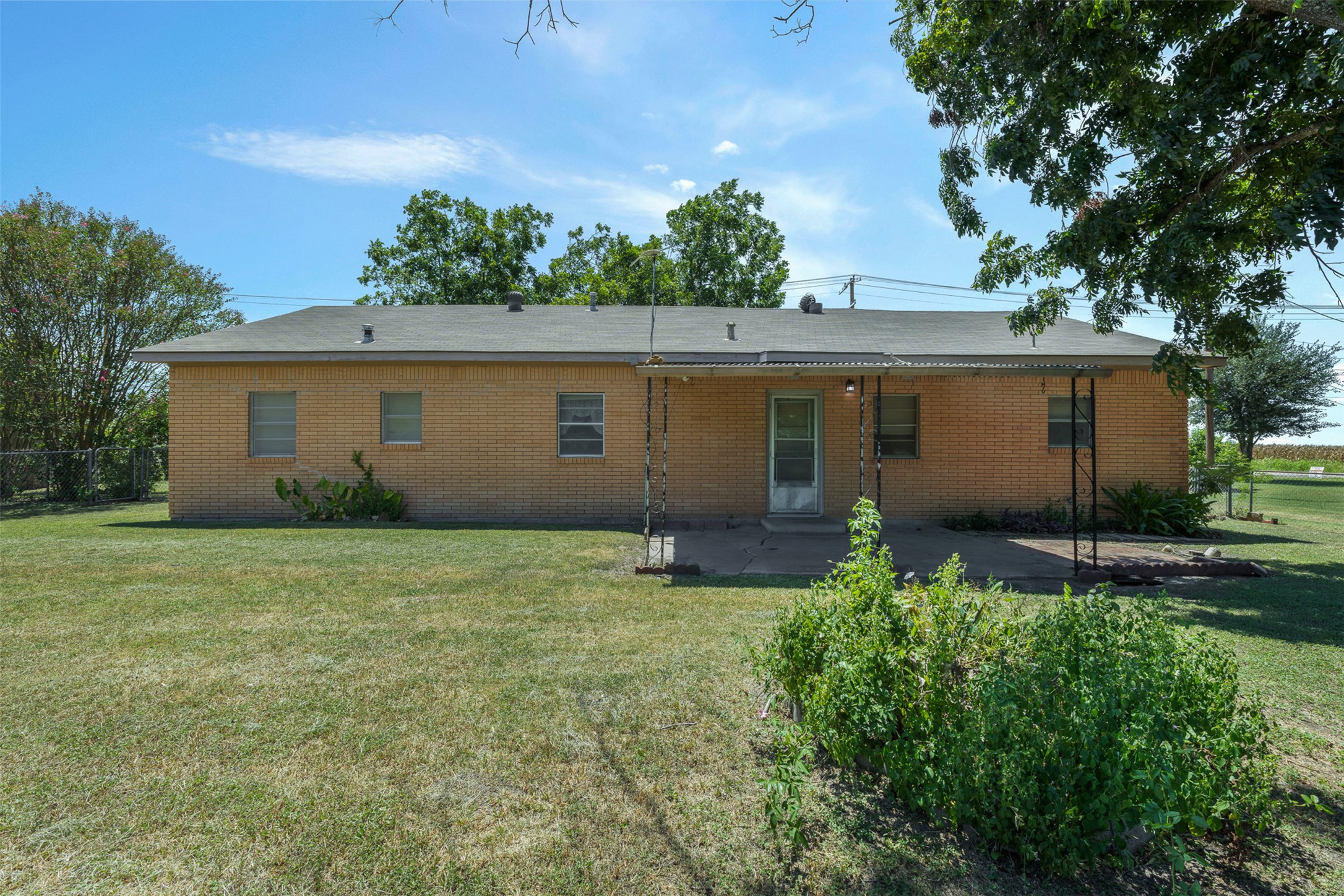 main property photo 17