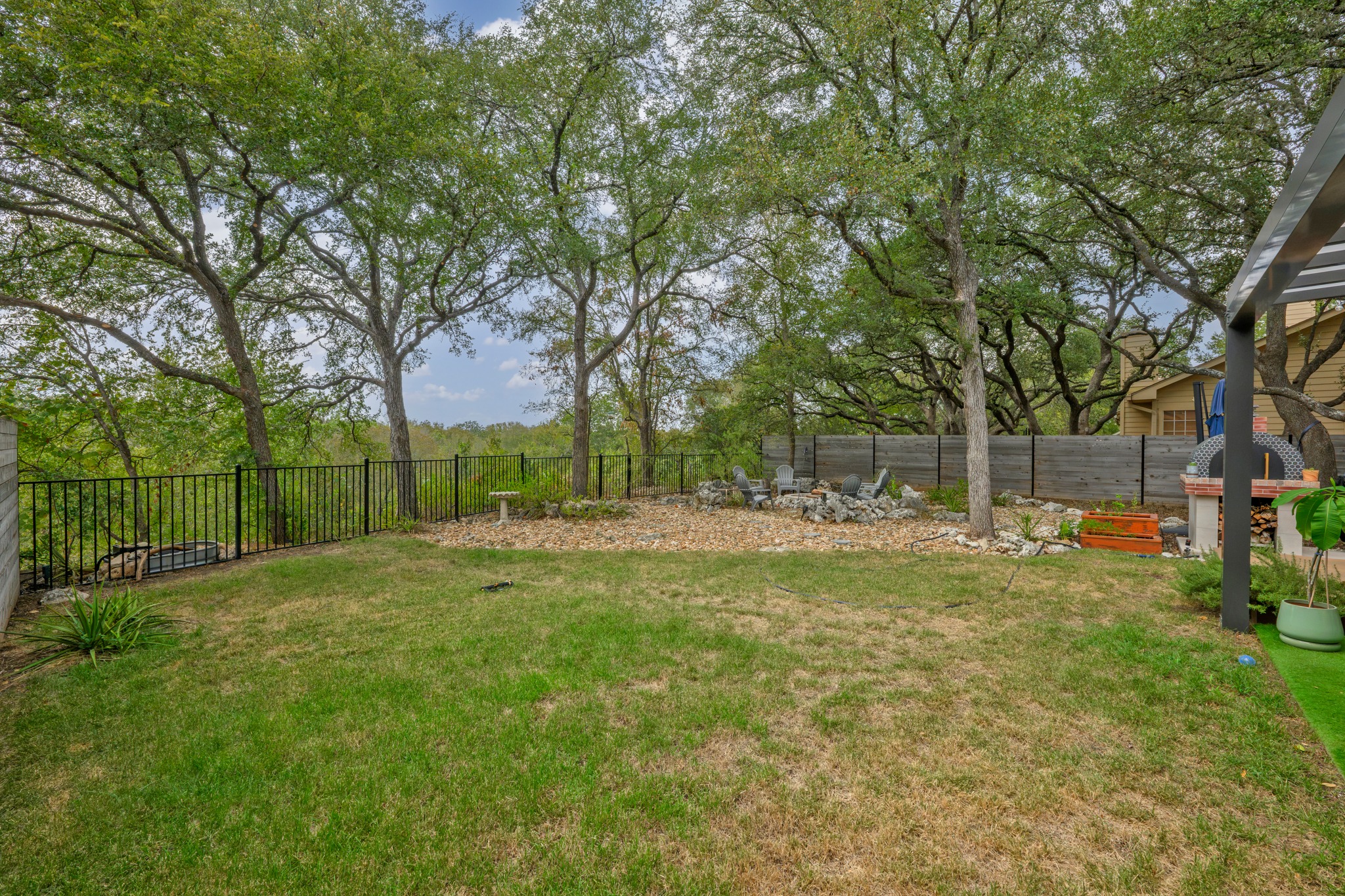 main property photo 36