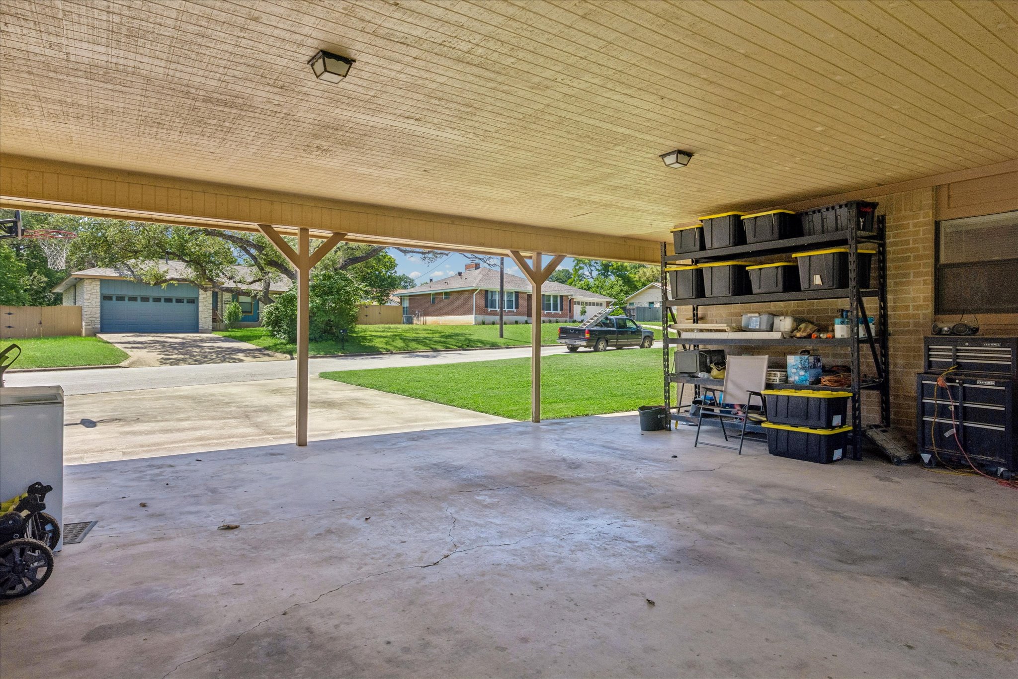 main property photo 23