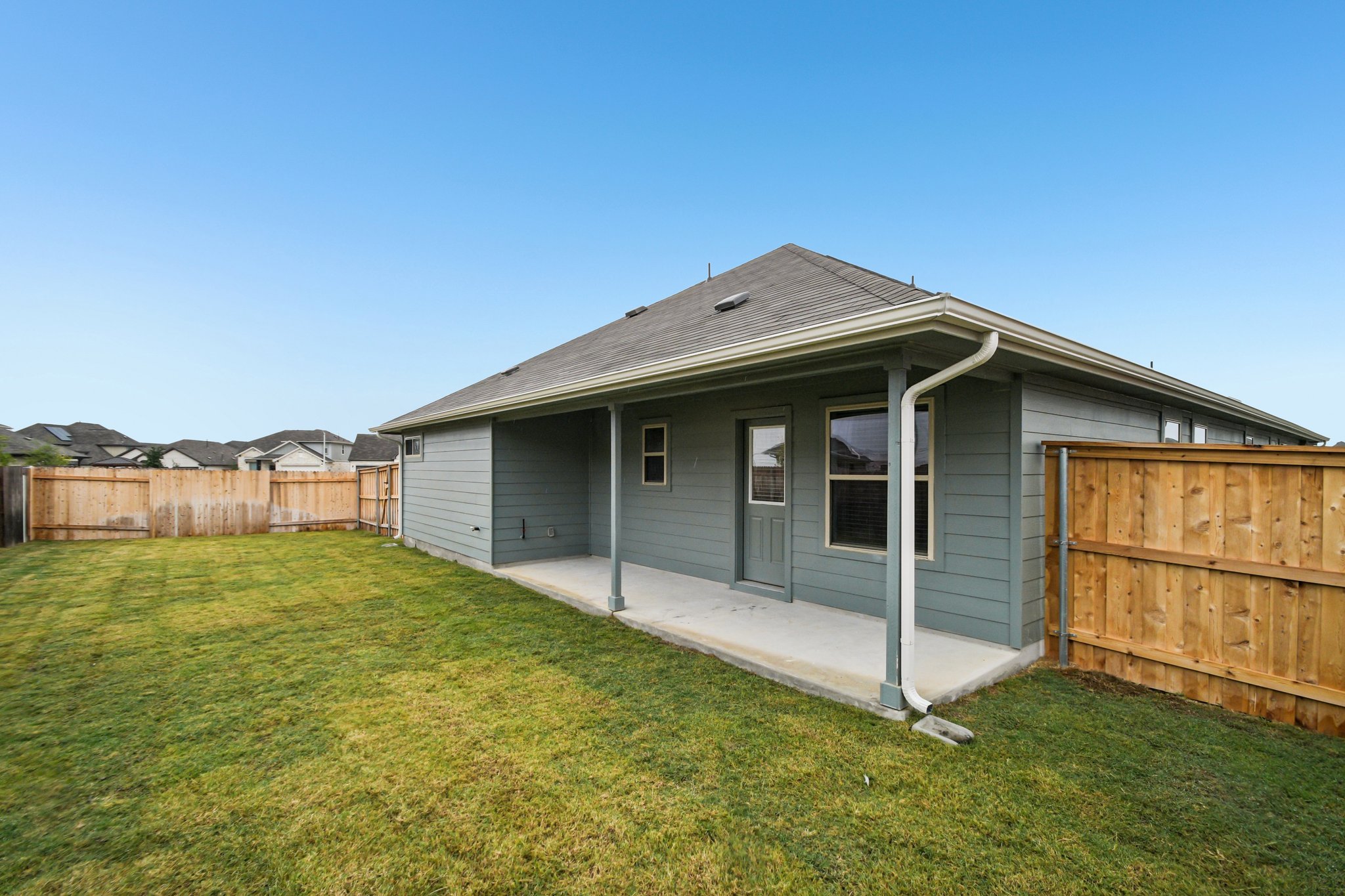 main property photo 25