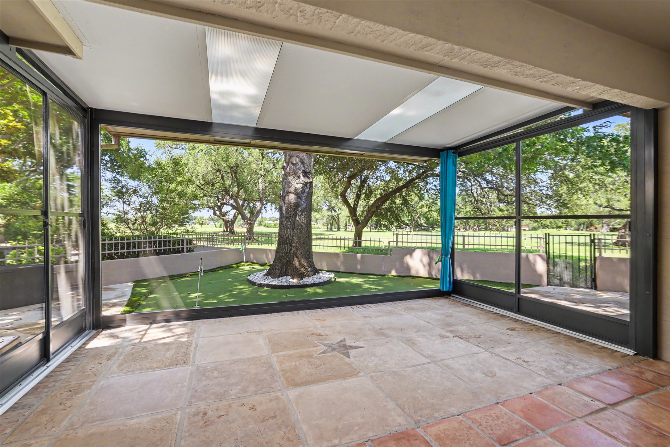 main property photo 27