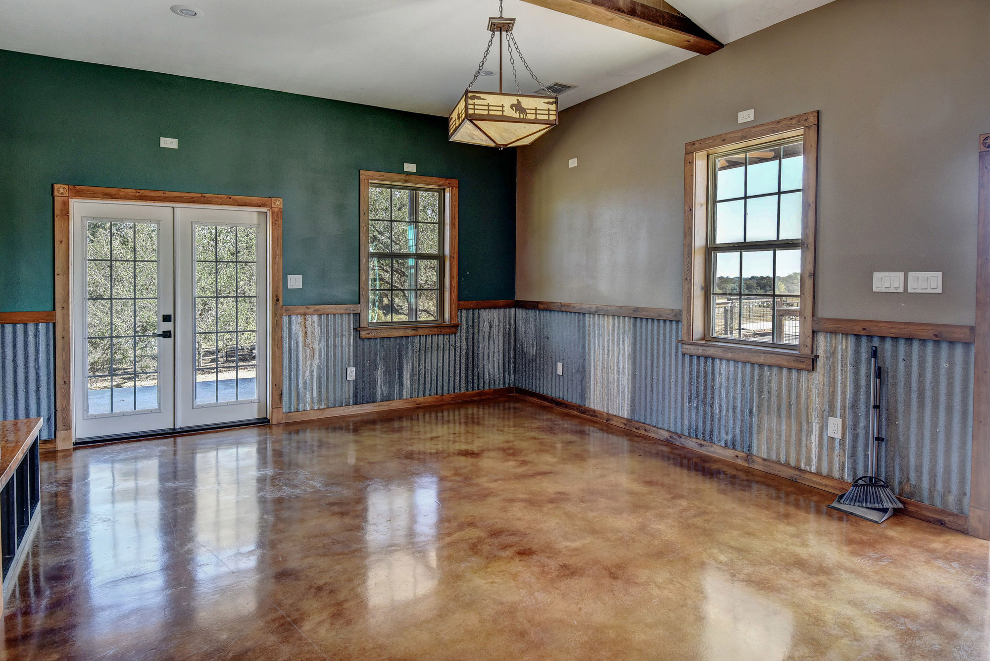 main property photo 25