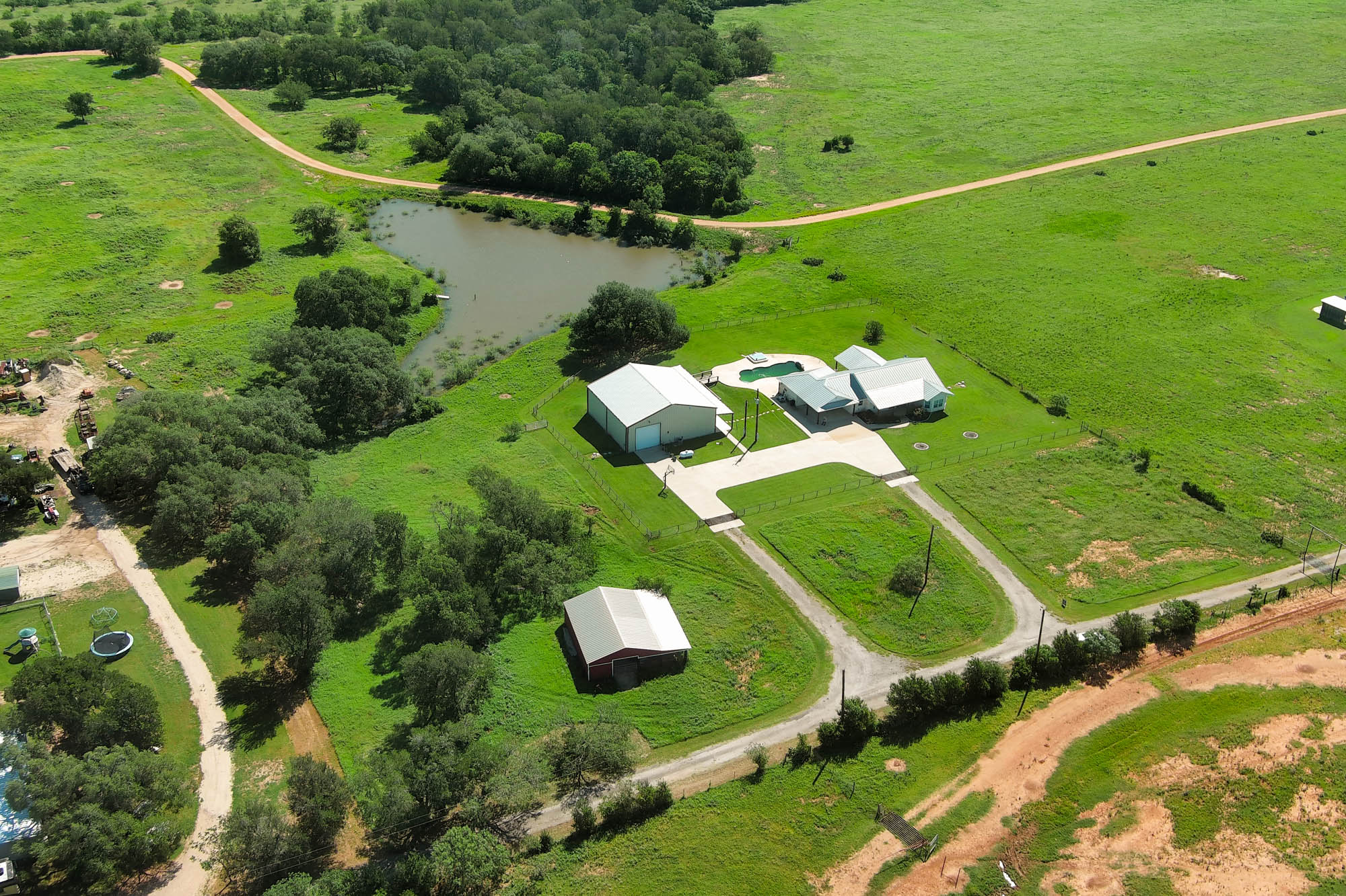 main property photo 35