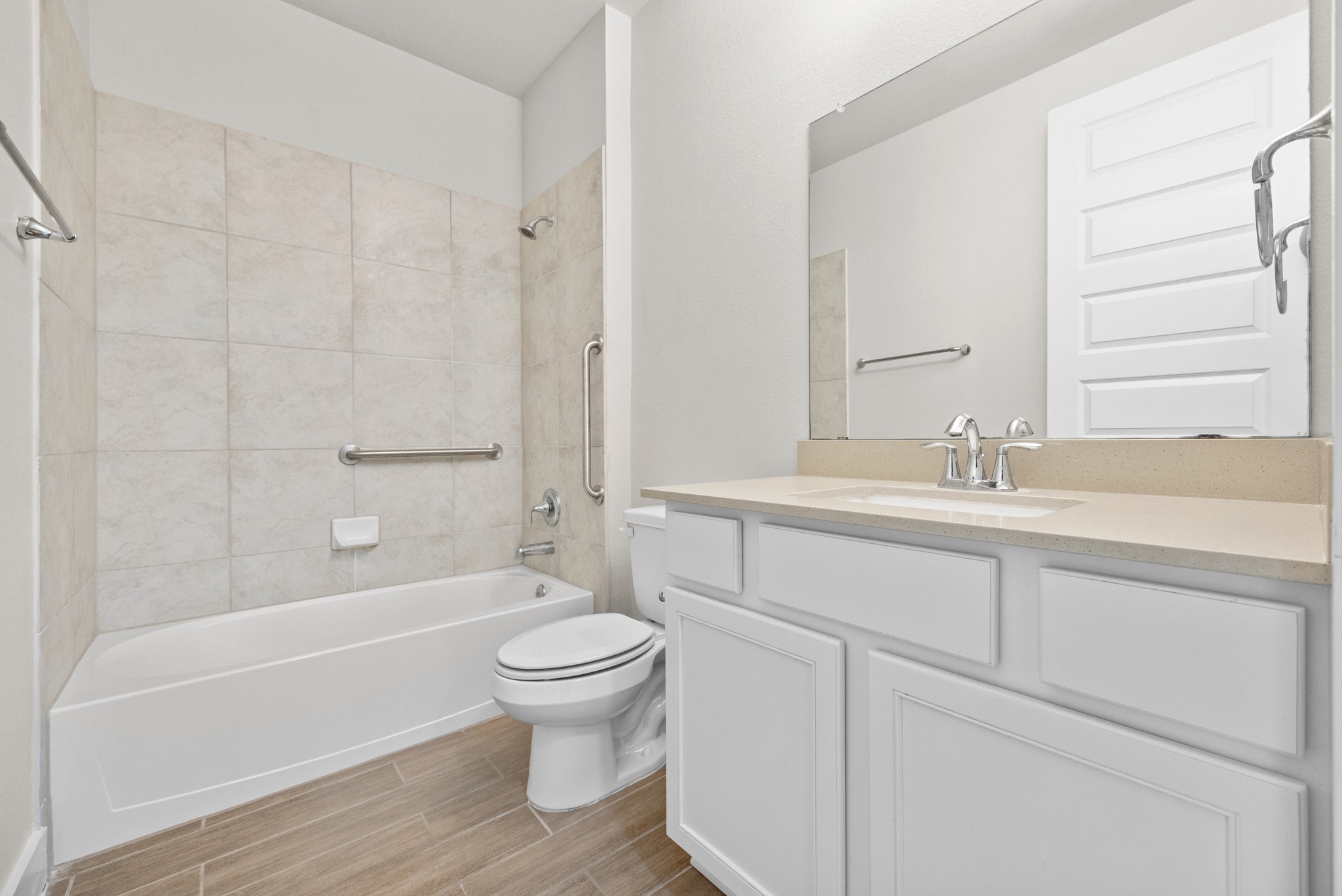 main property photo 6