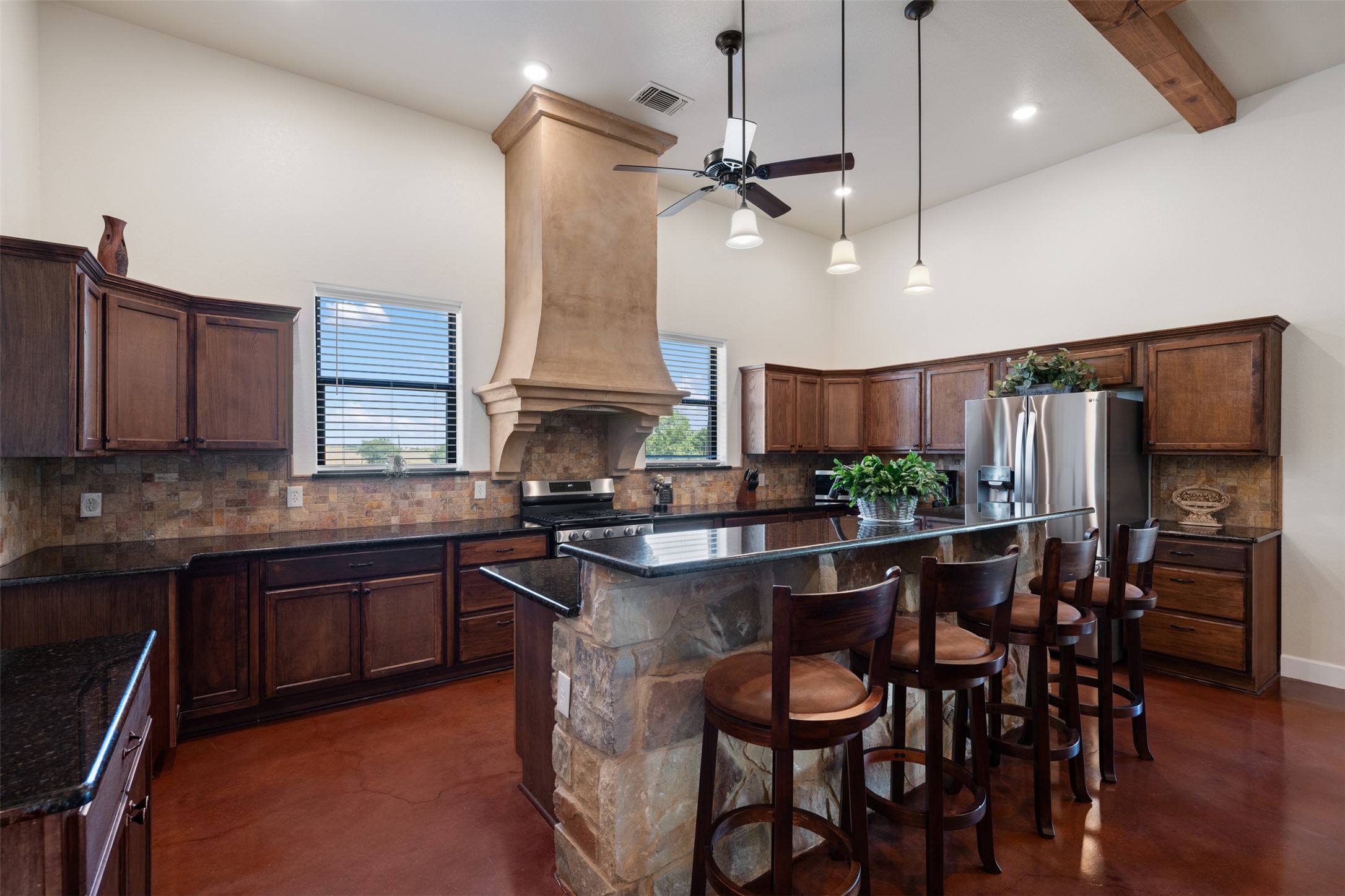 main property photo 14