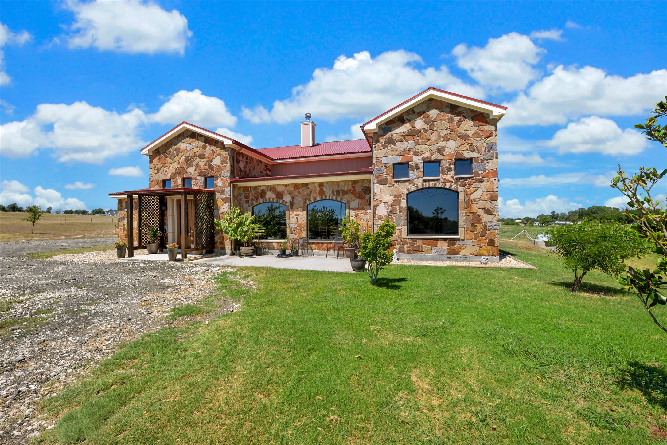 main property photo 2