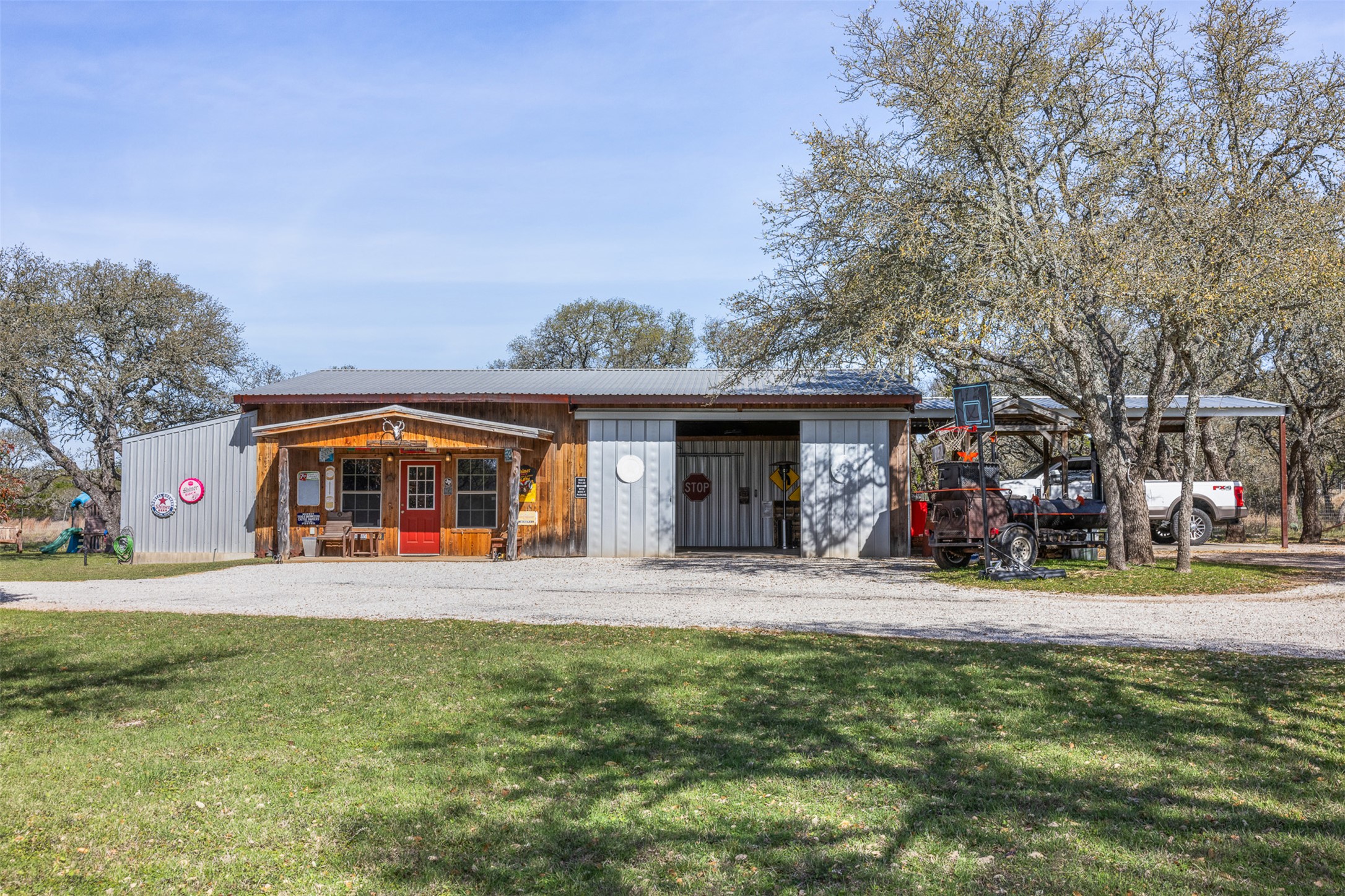 main property photo 8