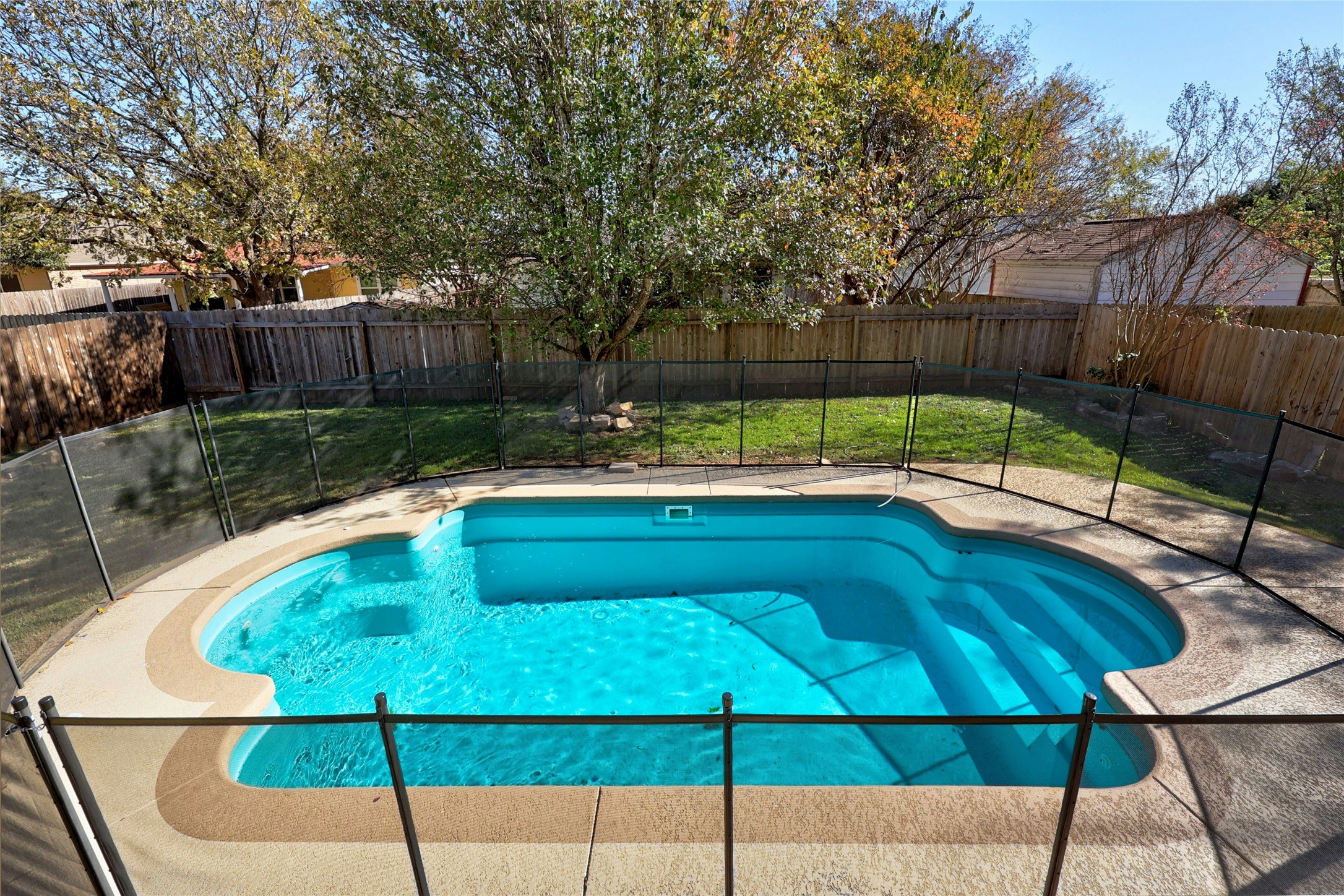 main property photo 33