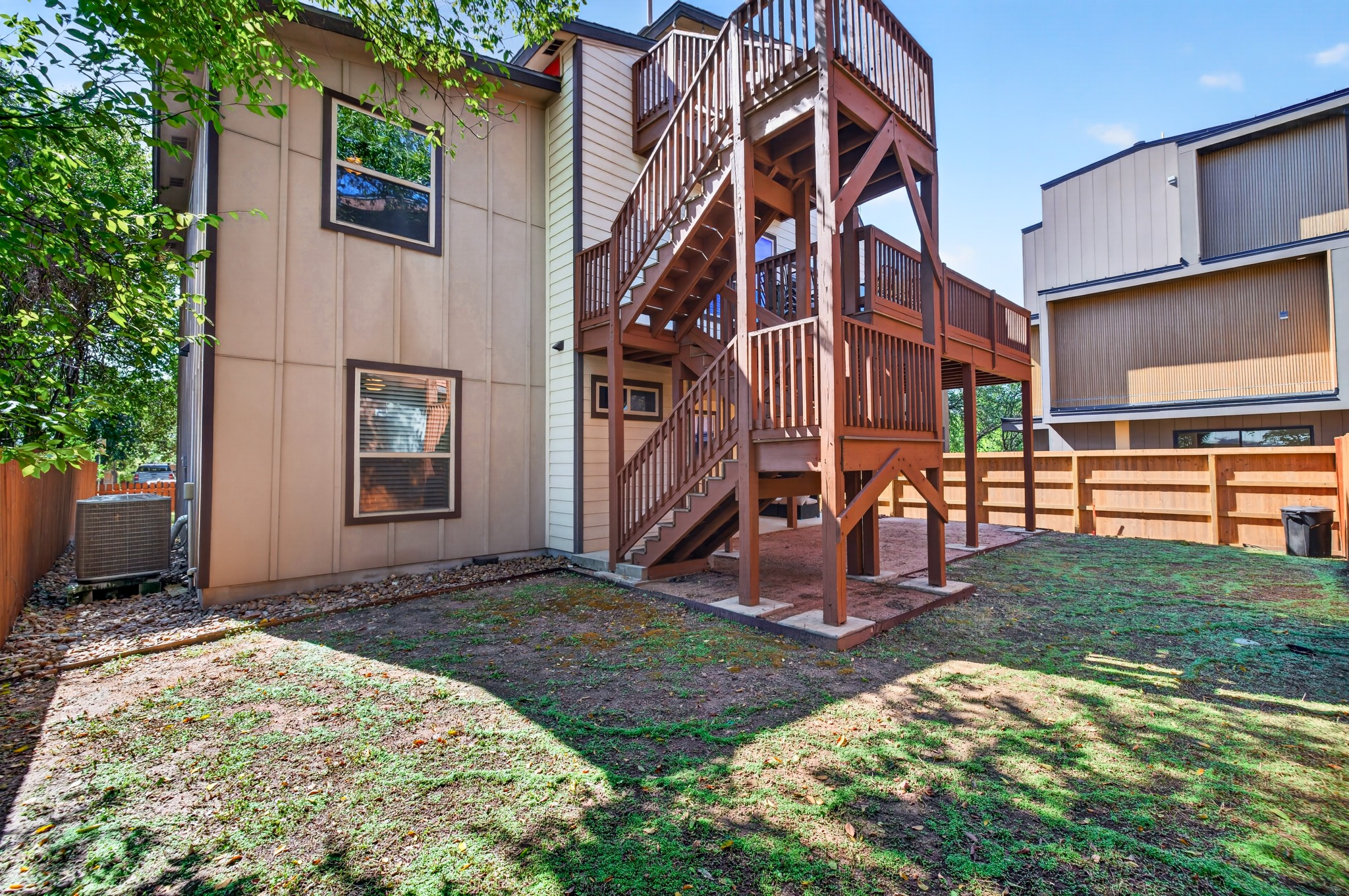 main property photo 28