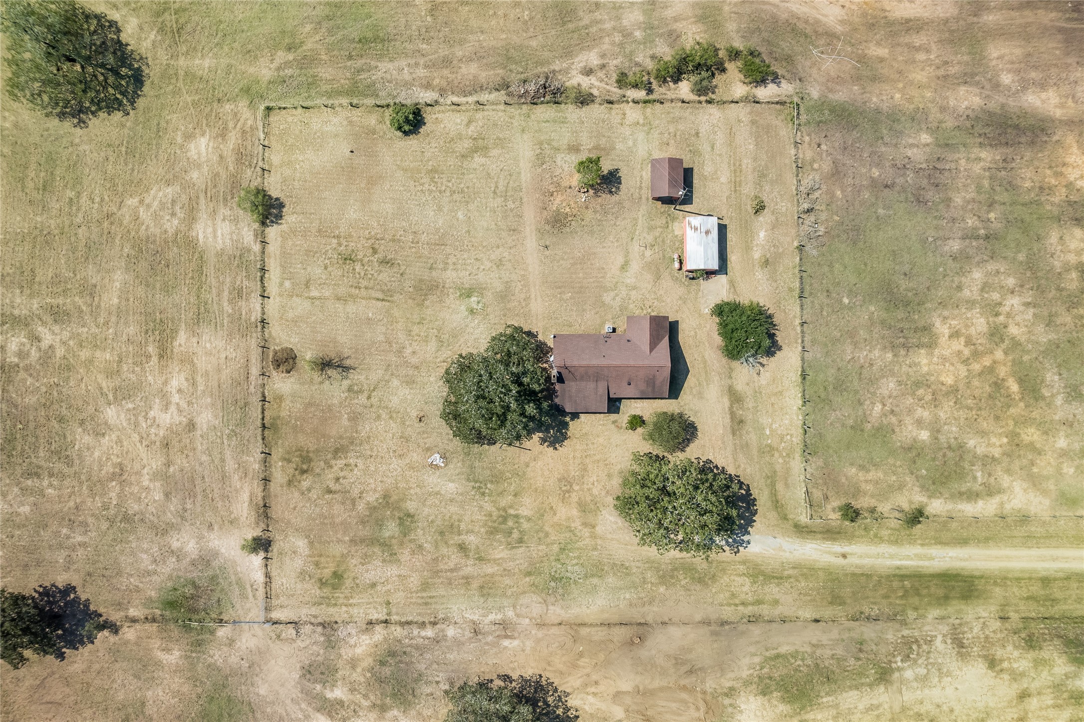 main property photo 30