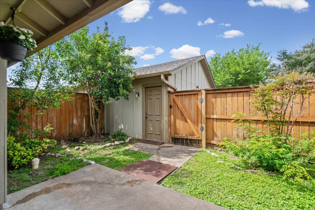 main property photo 25