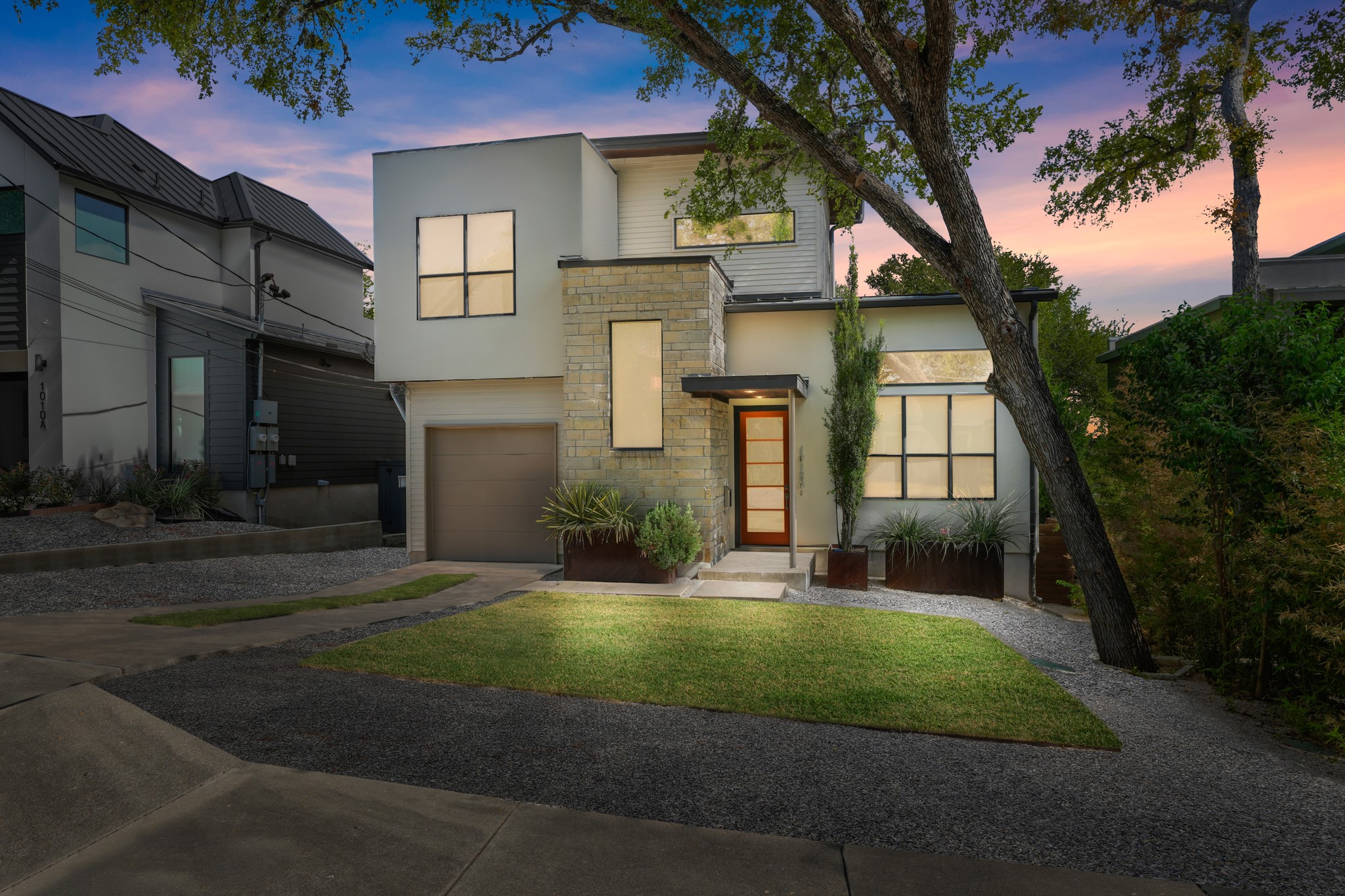 main property photo 30