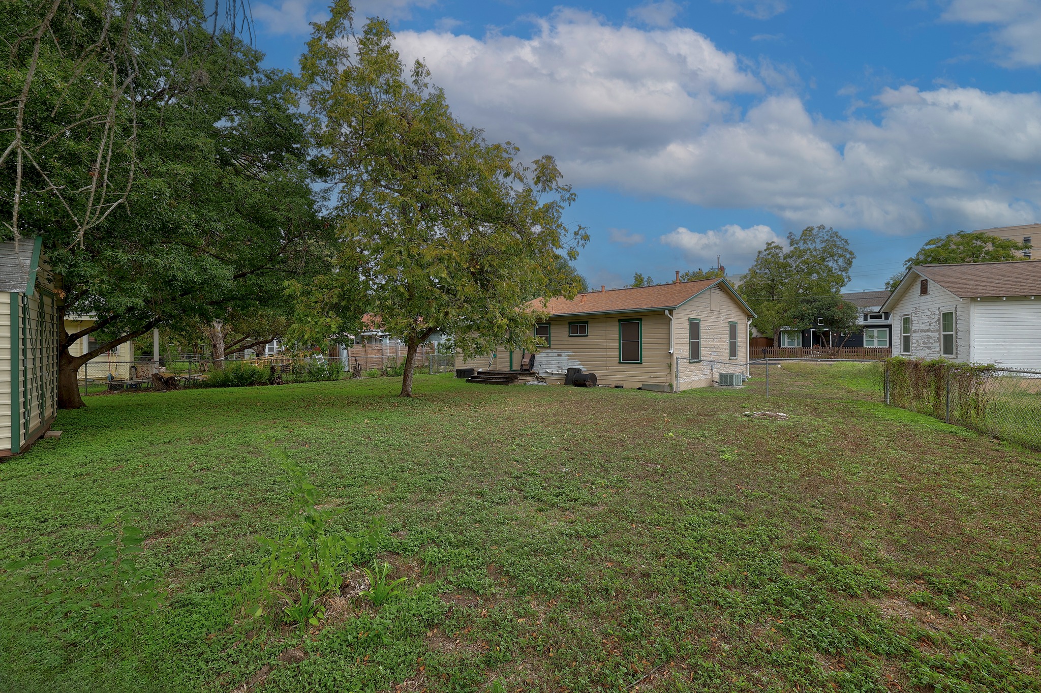 main property photo 10