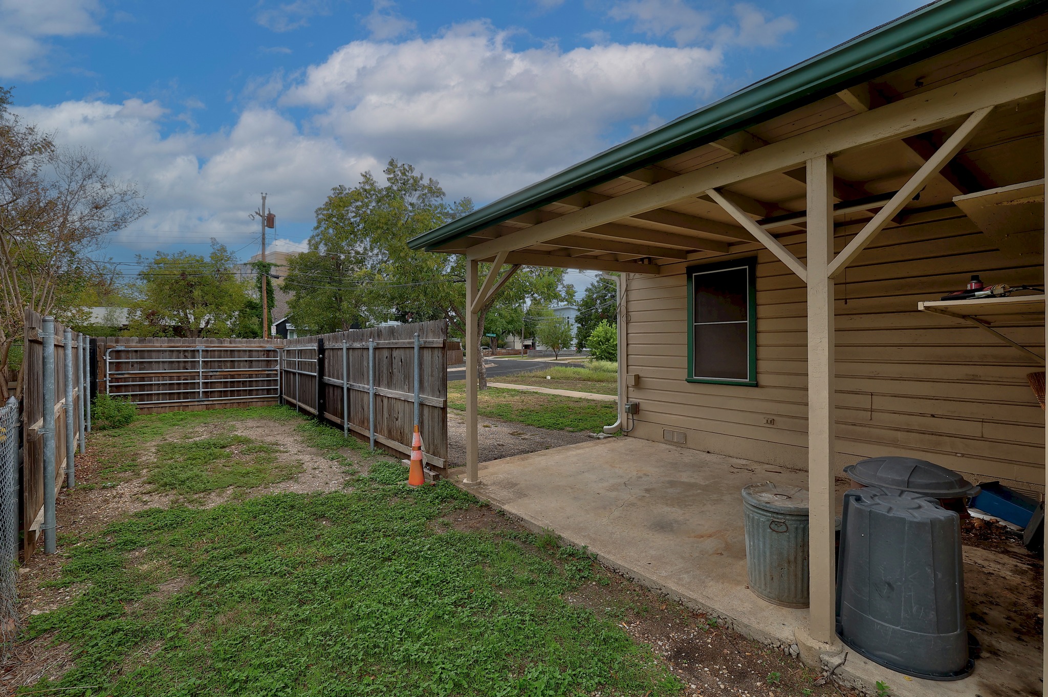 main property photo 8