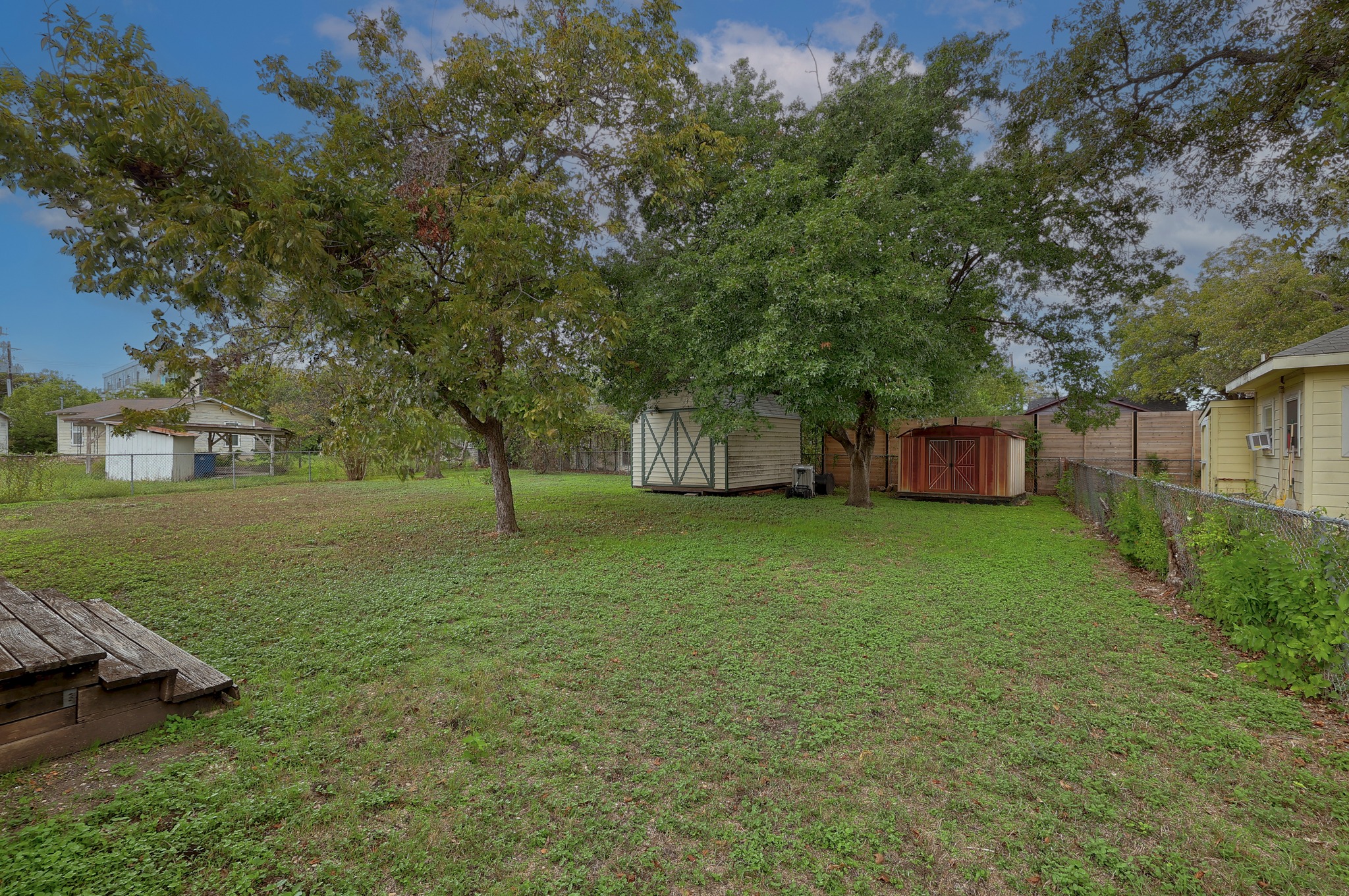 main property photo 9