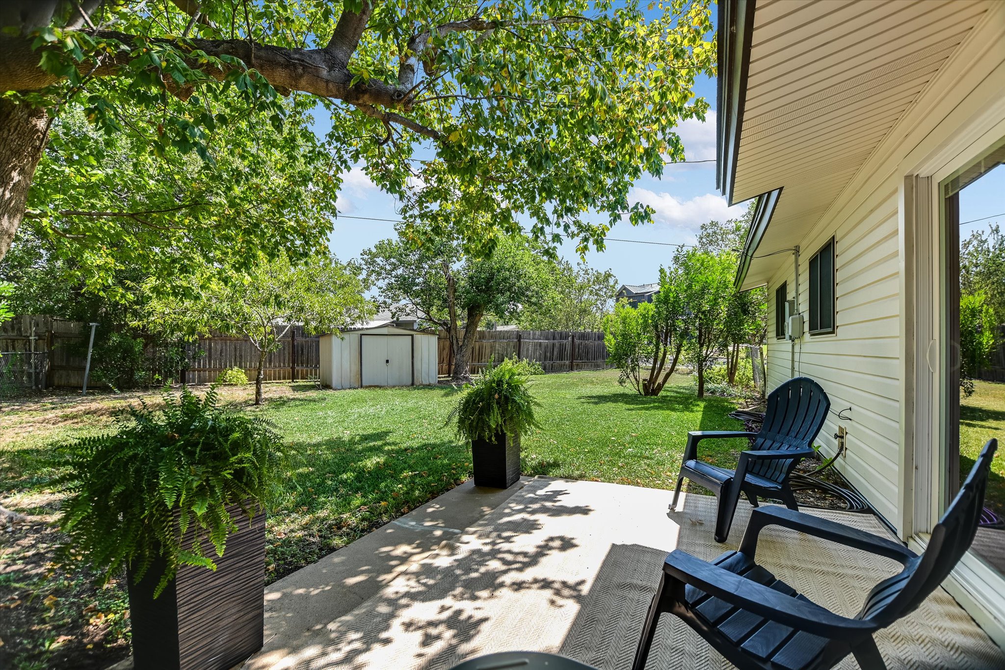 main property photo 13