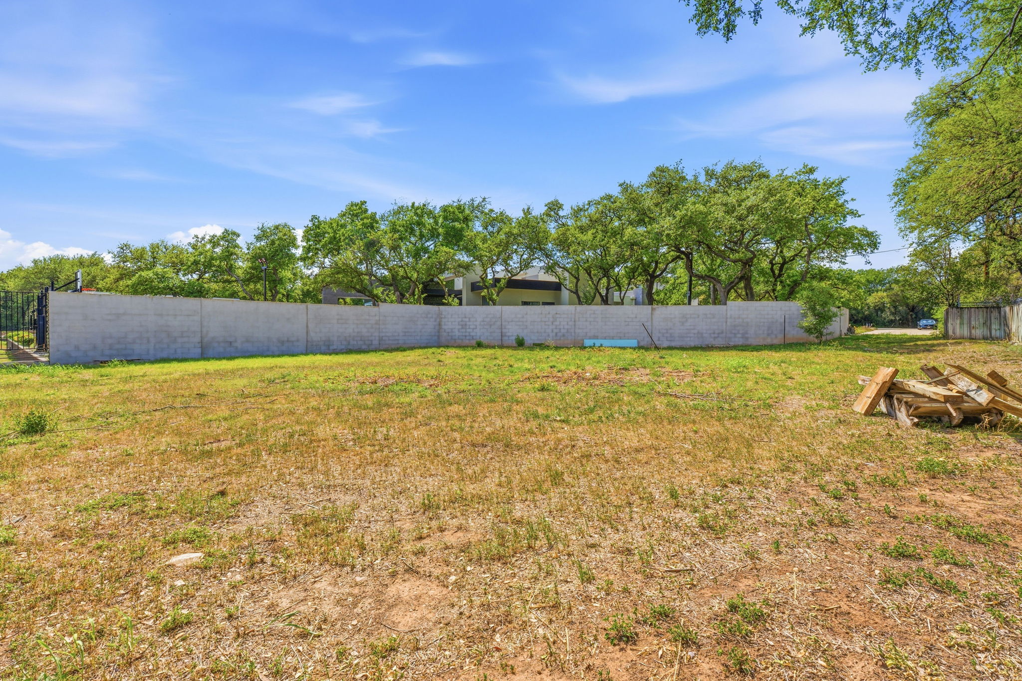 main property photo 6