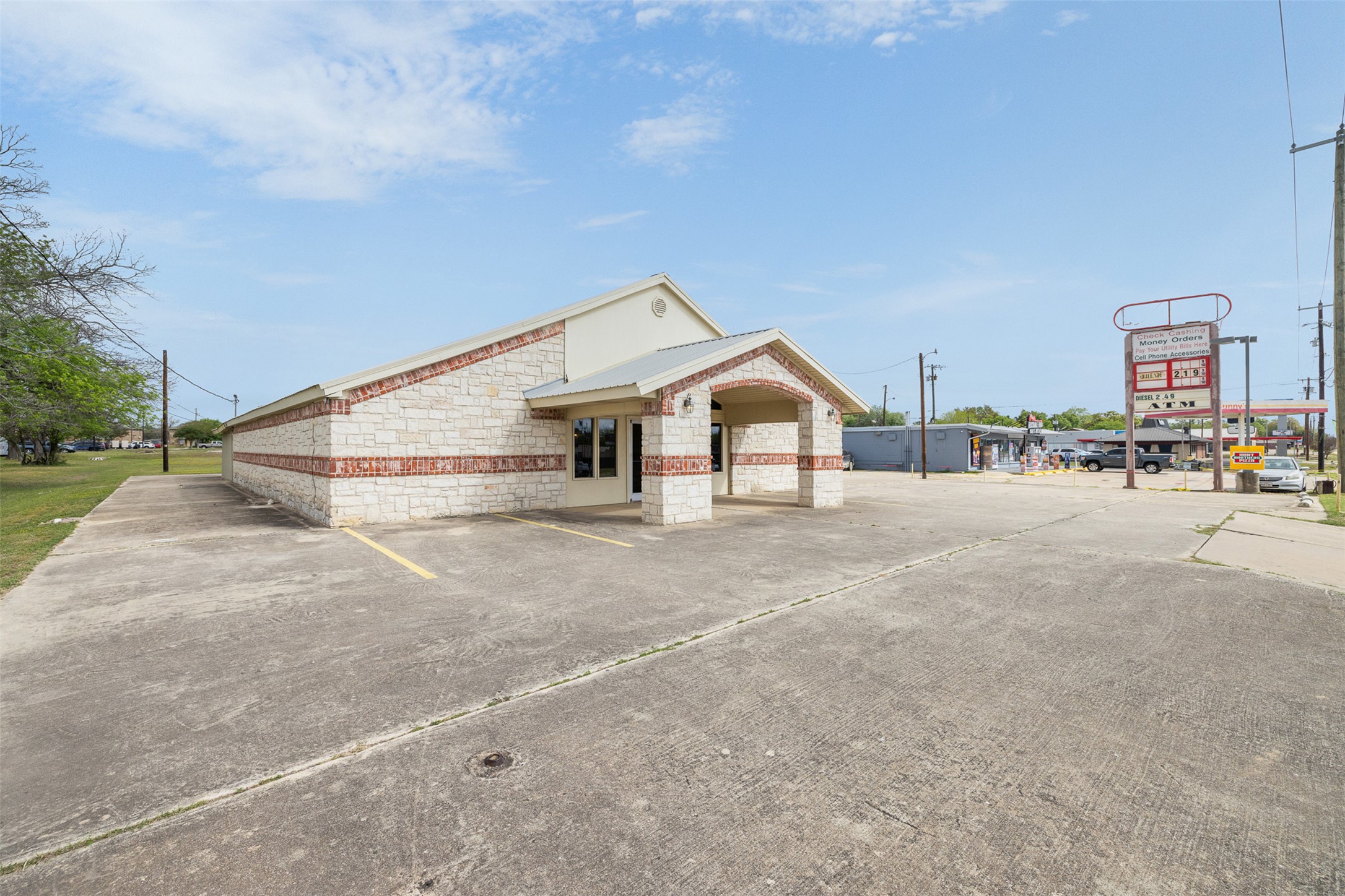 main property photo 2