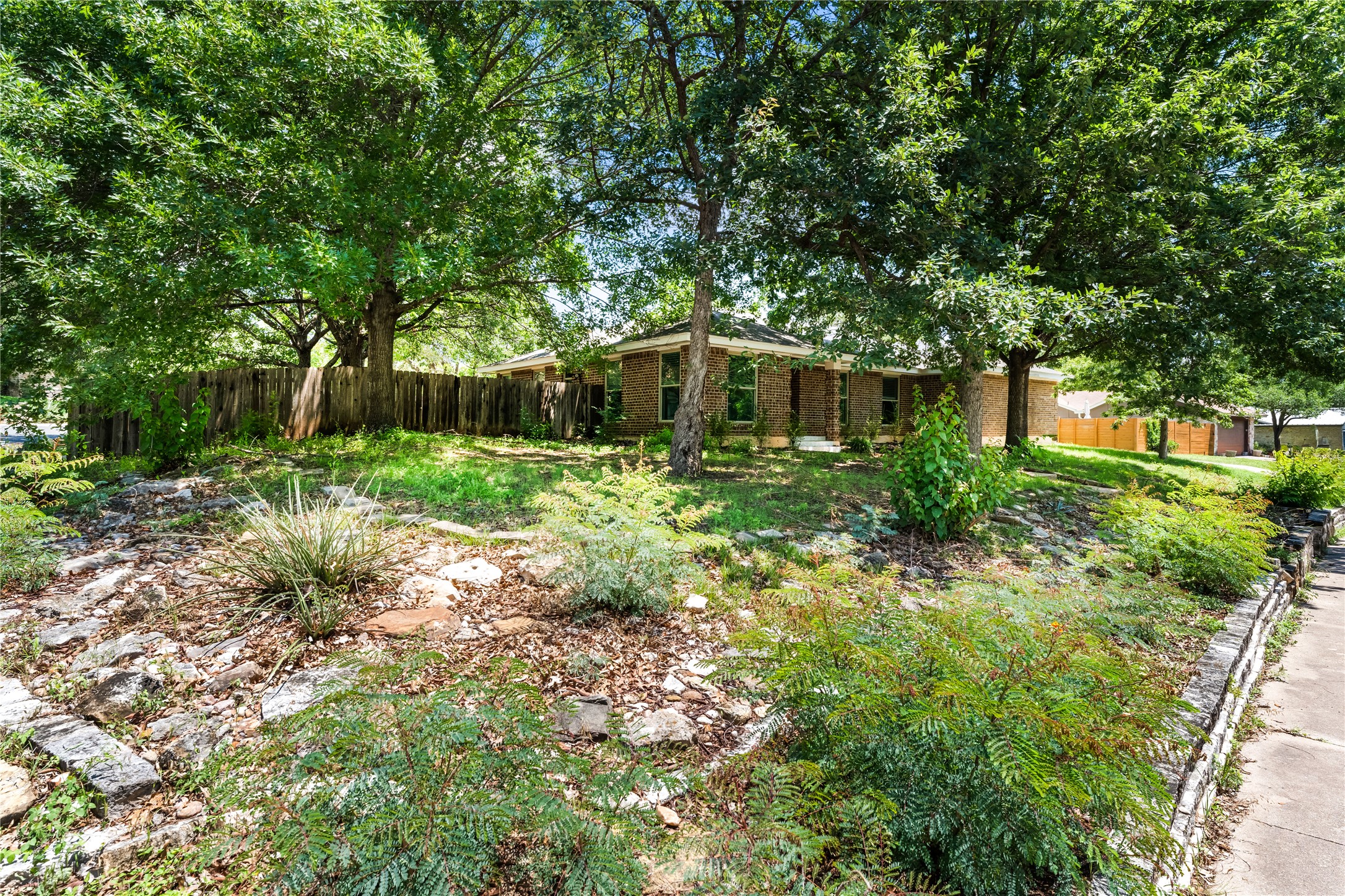 main property photo 19