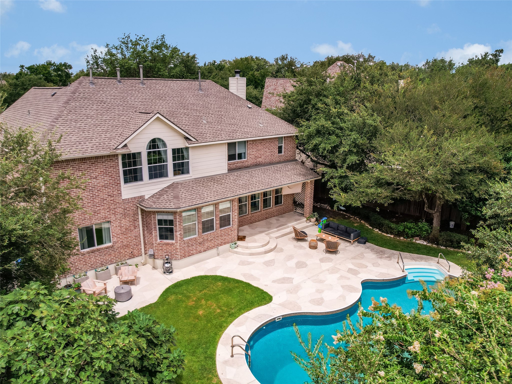 main property photo 36