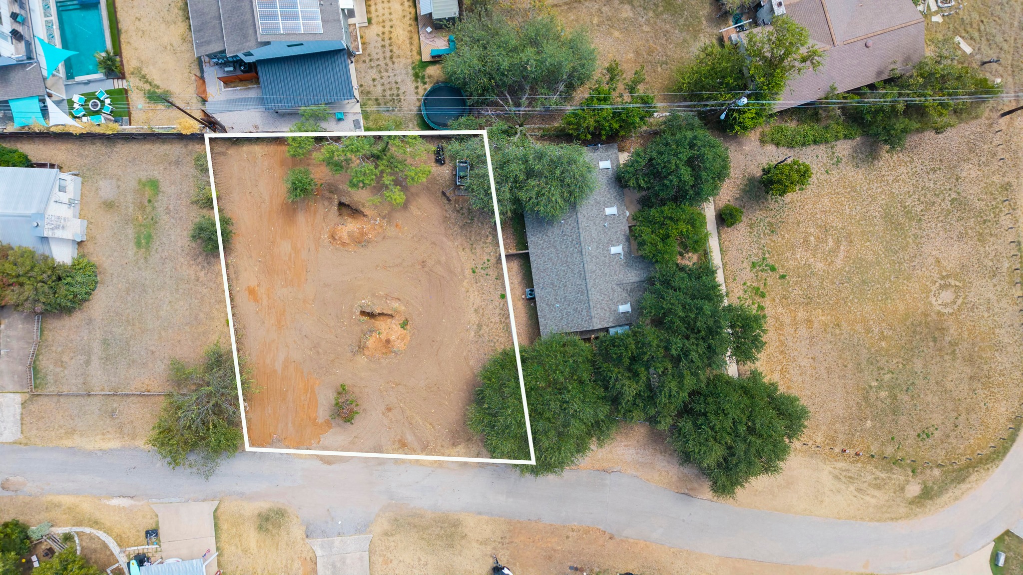 main property photo 28