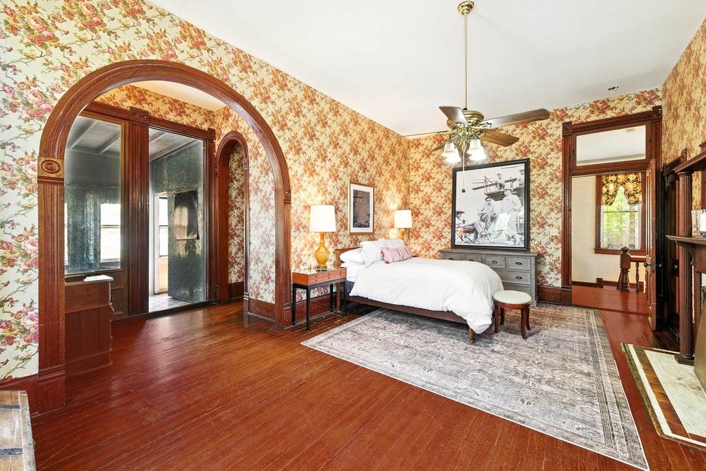 main property photo 18