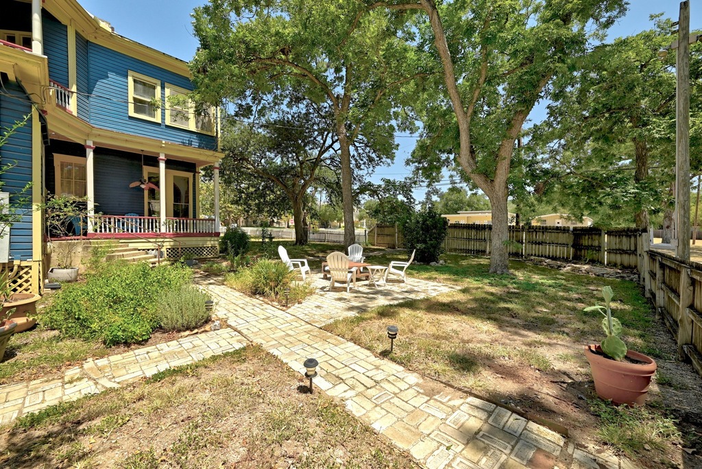main property photo 31
