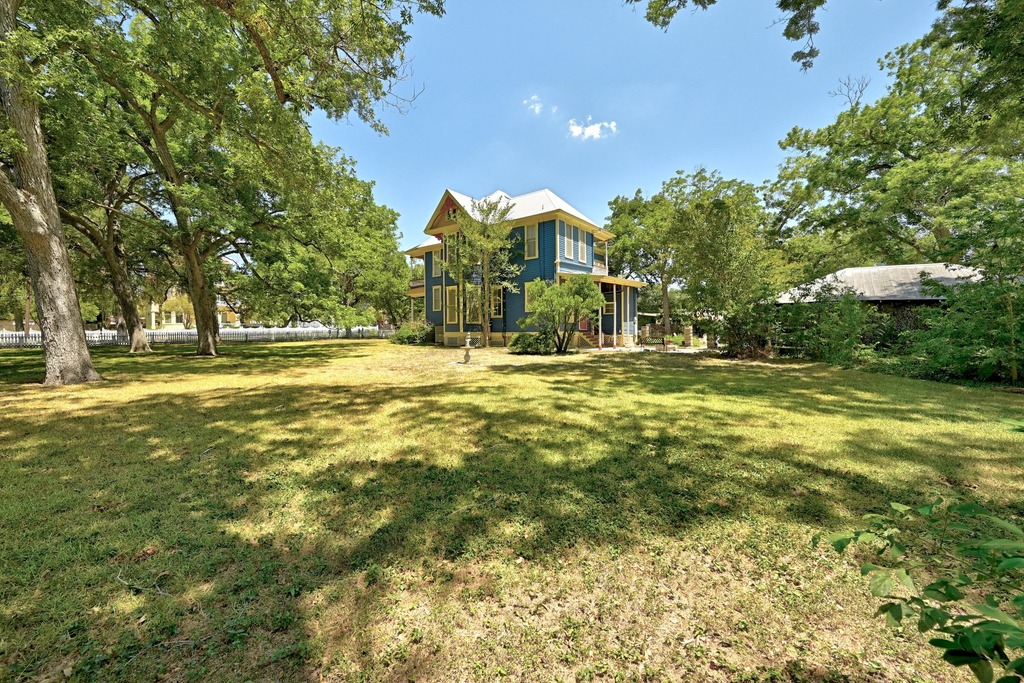 main property photo 32