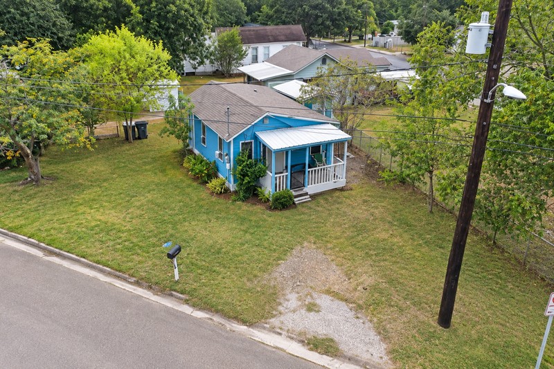 main property photo 14